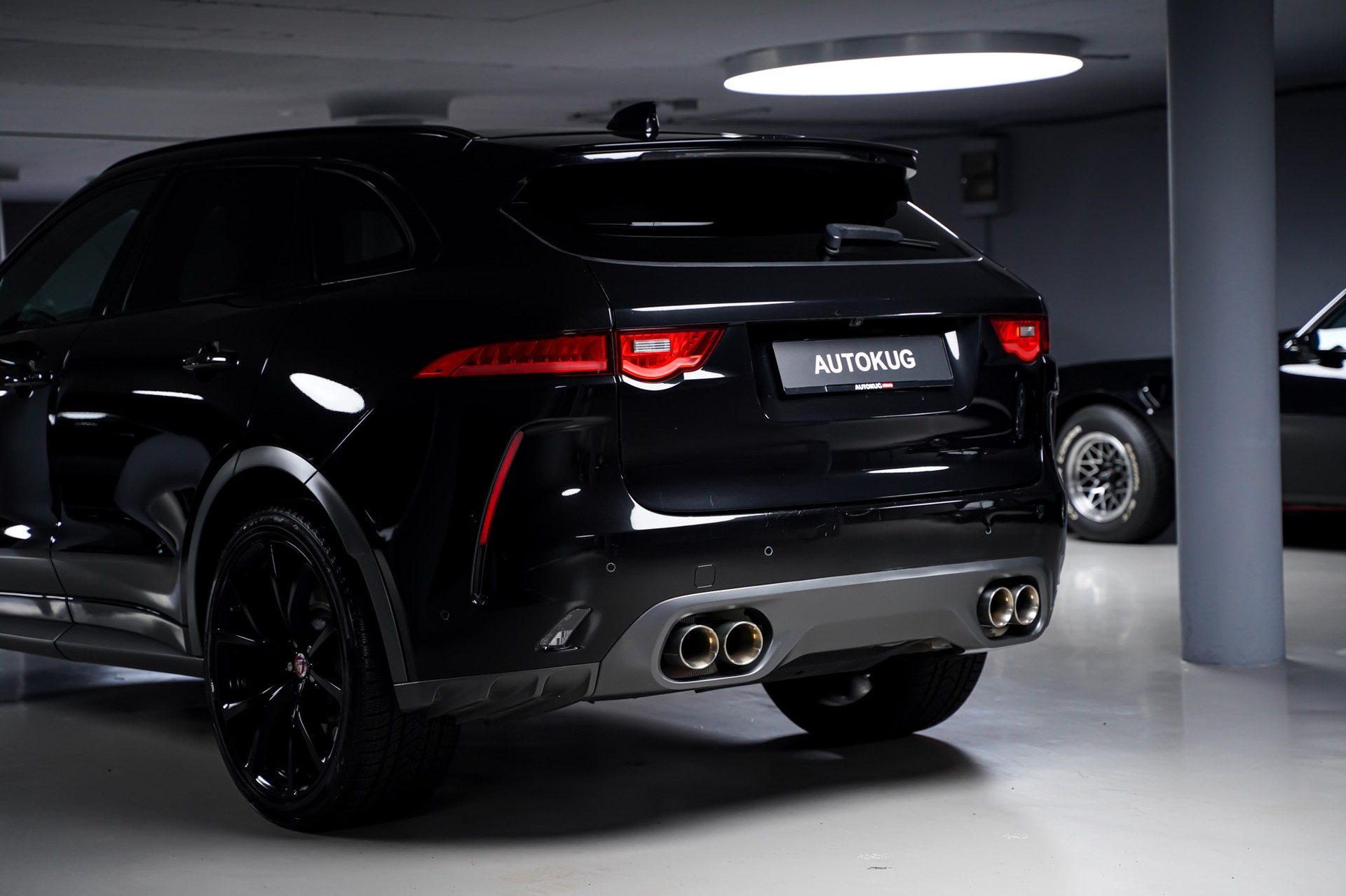 JAGUAR F-Pace 5.0 V8 SVR AWD Automatik-image-6