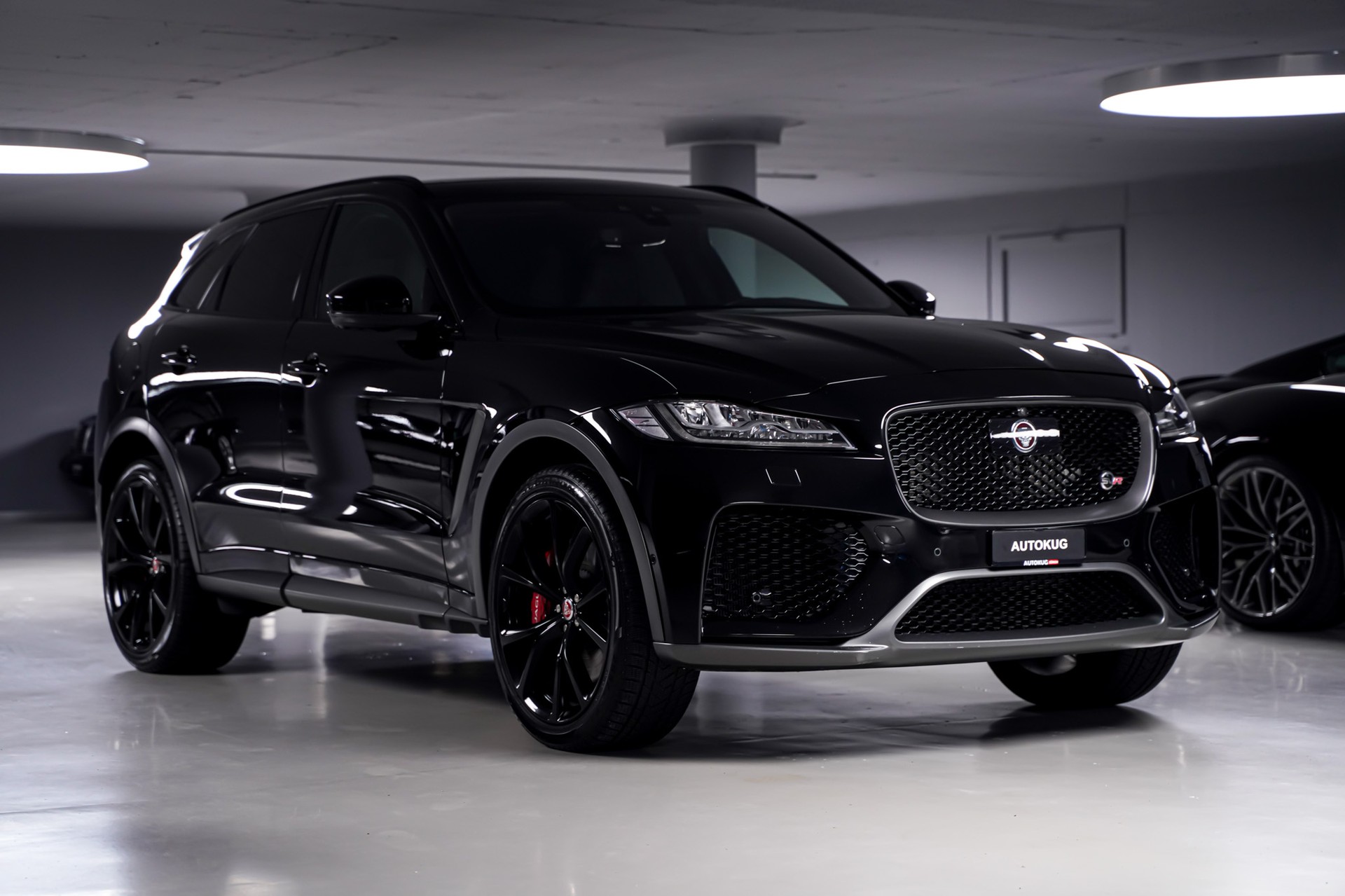JAGUAR F-Pace 5.0 V8 SVR AWD Automatik-image-2