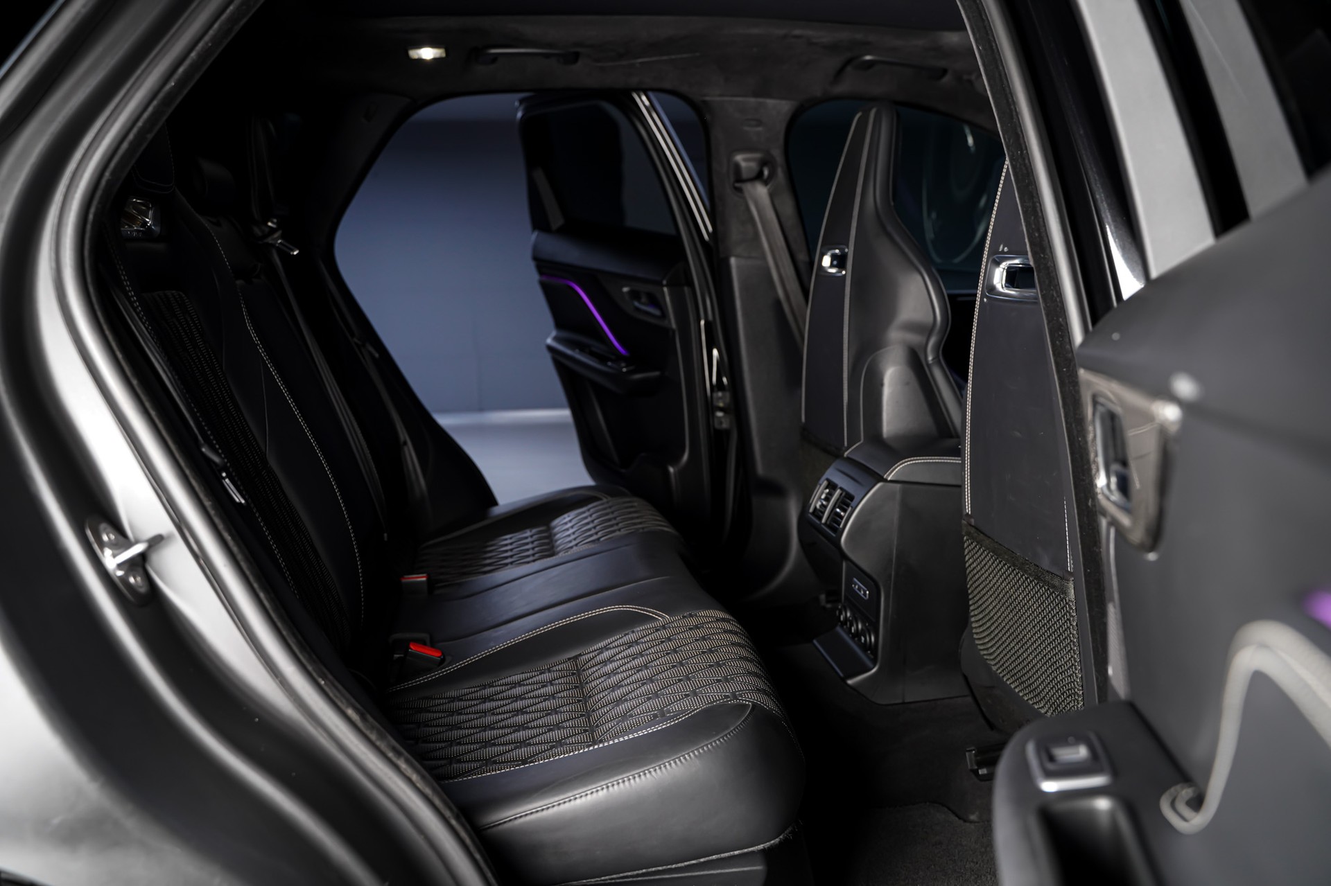 JAGUAR F-Pace 5.0 V8 SVR AWD Automatik-image-13
