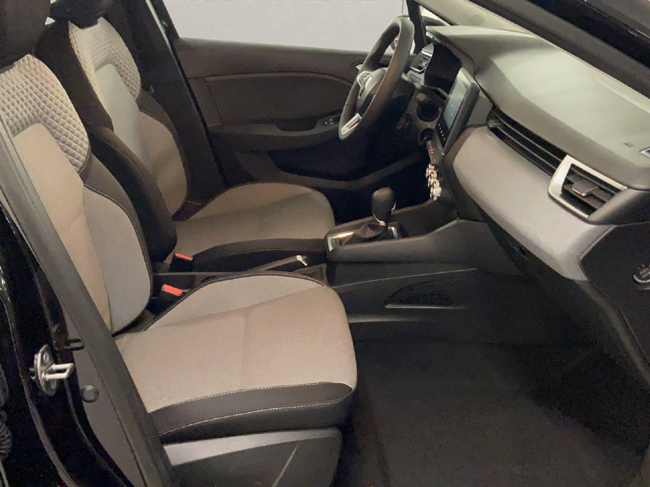 RENAULT Clio 1.6 E-Tech evolution-image-11
