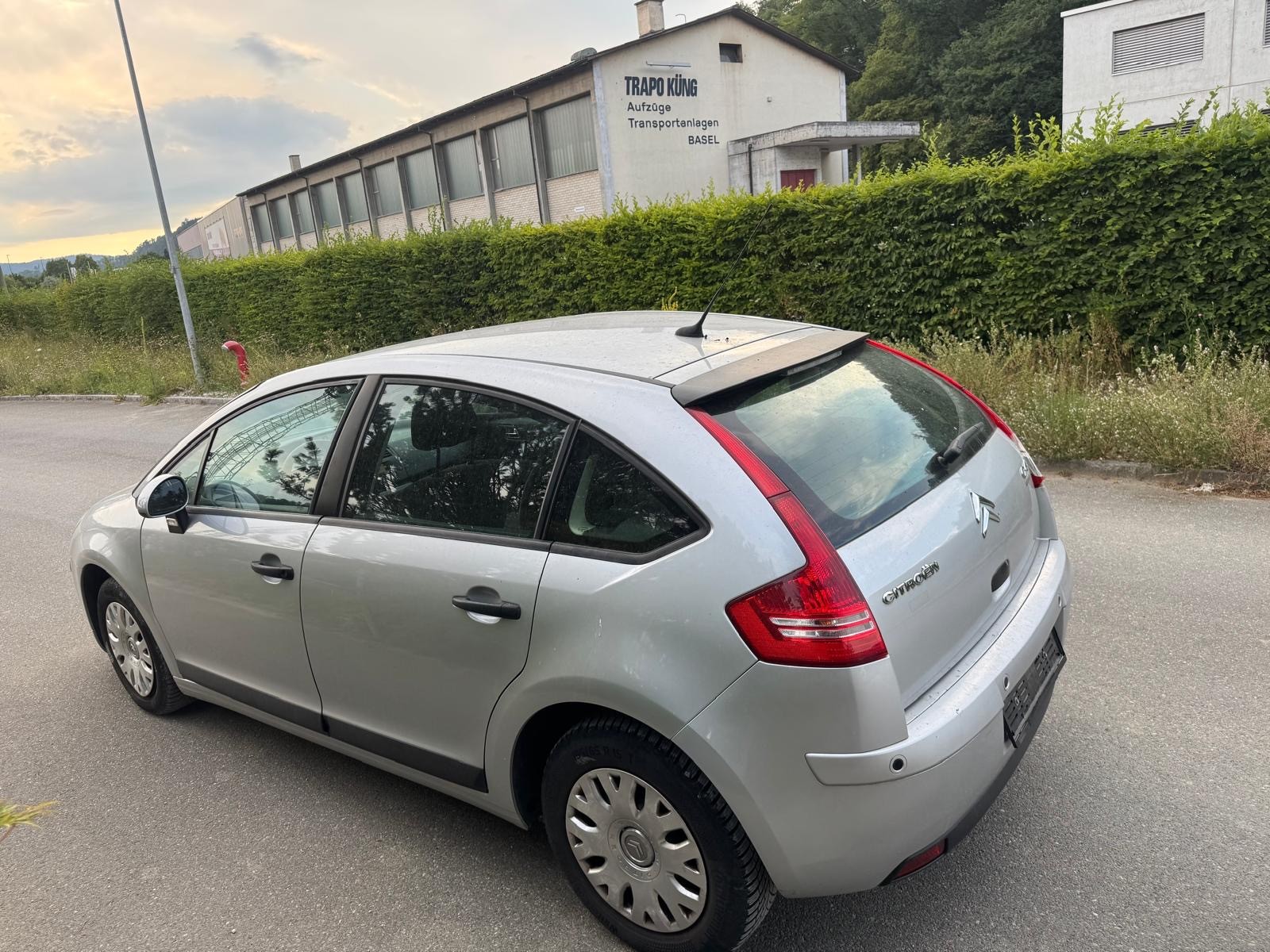CITROEN C4 Berline 1.6i 16V VTR-image-3