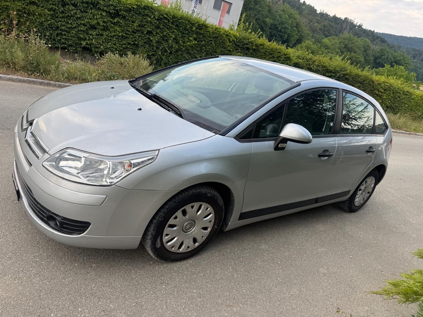 CITROEN C4 Berline 1.6i 16V VTR-image-4
