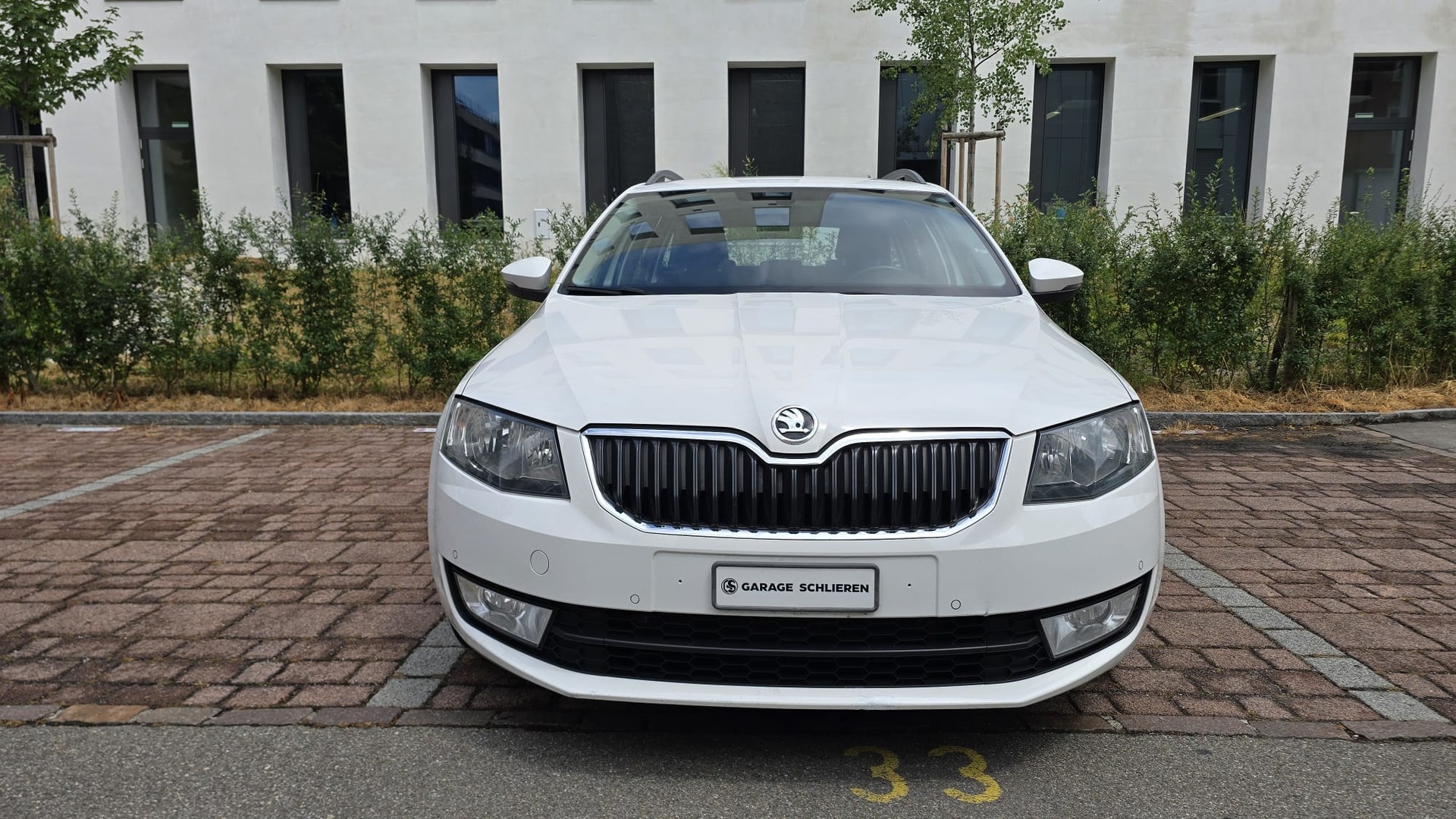 SKODA Octavia Combi 2.0 TDI L&K 4x4 |Ab Service |Navi |Sitzheizung | Tempomat-image-2