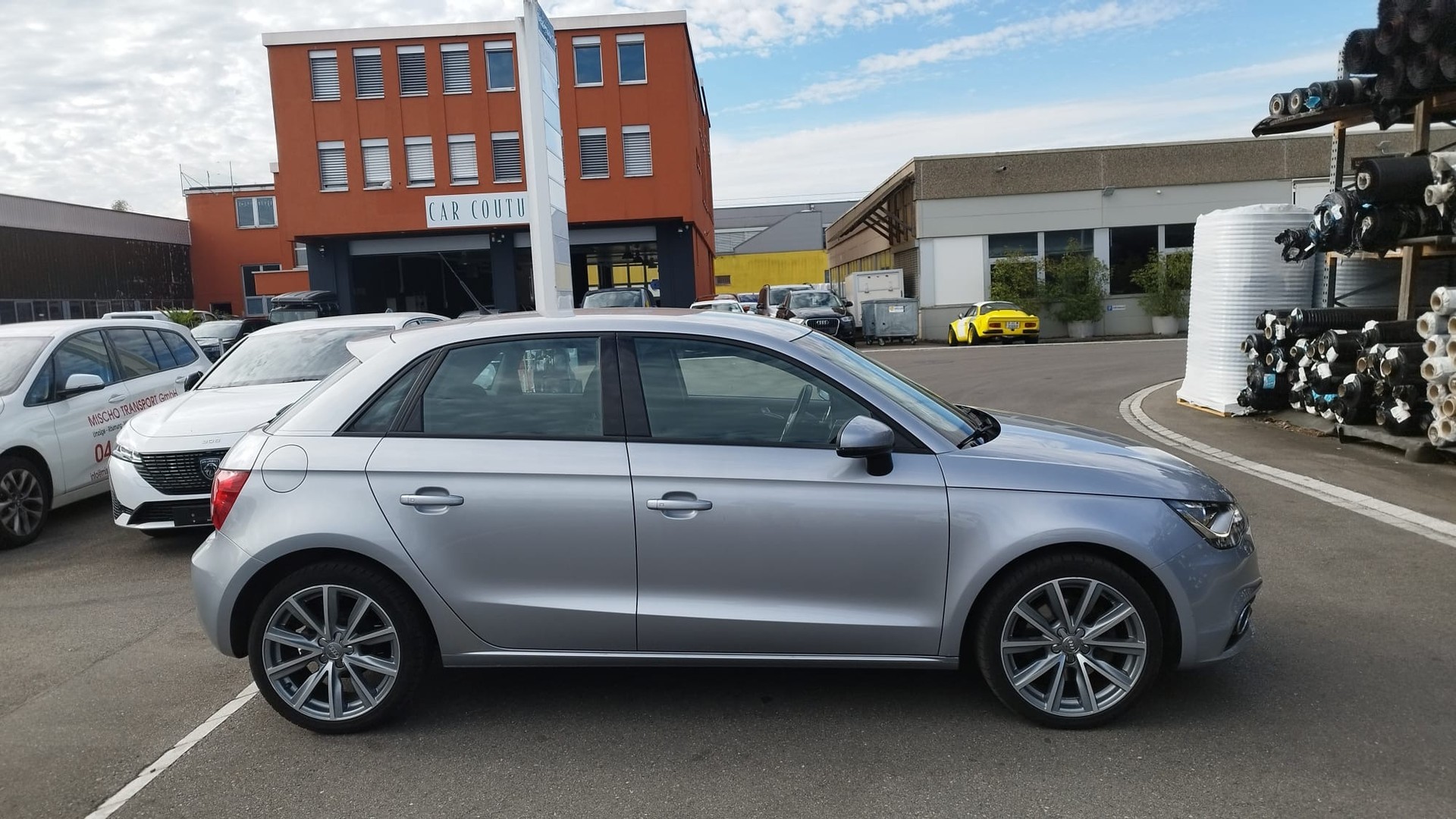 AUDI A1 Sportback 1.4 TFSI Attraction S-tronic-image-3