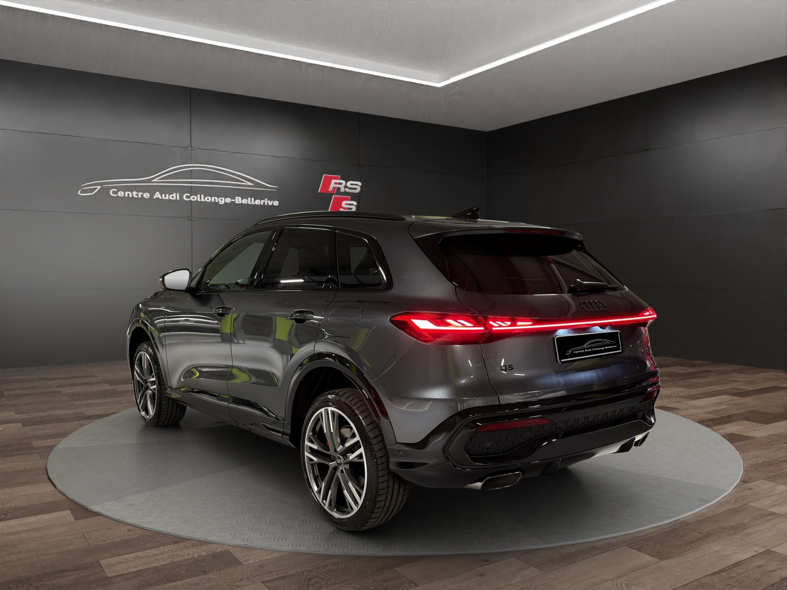 AUDI Q5 e-hybrid quattro 220 kW S-tronic-showroom-element-3