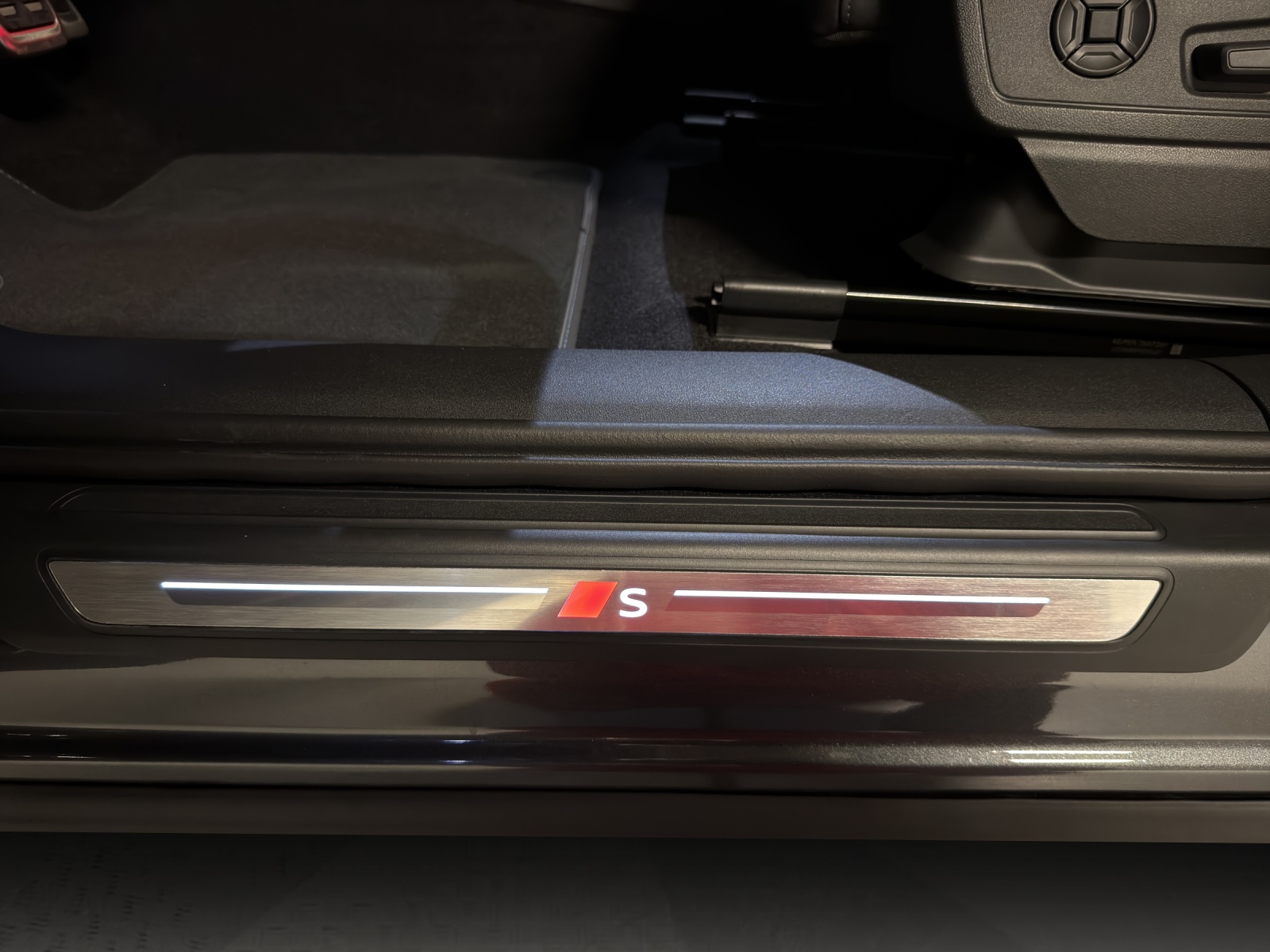 AUDI Q5 e-hybrid quattro 220 kW S-tronic-image-21
