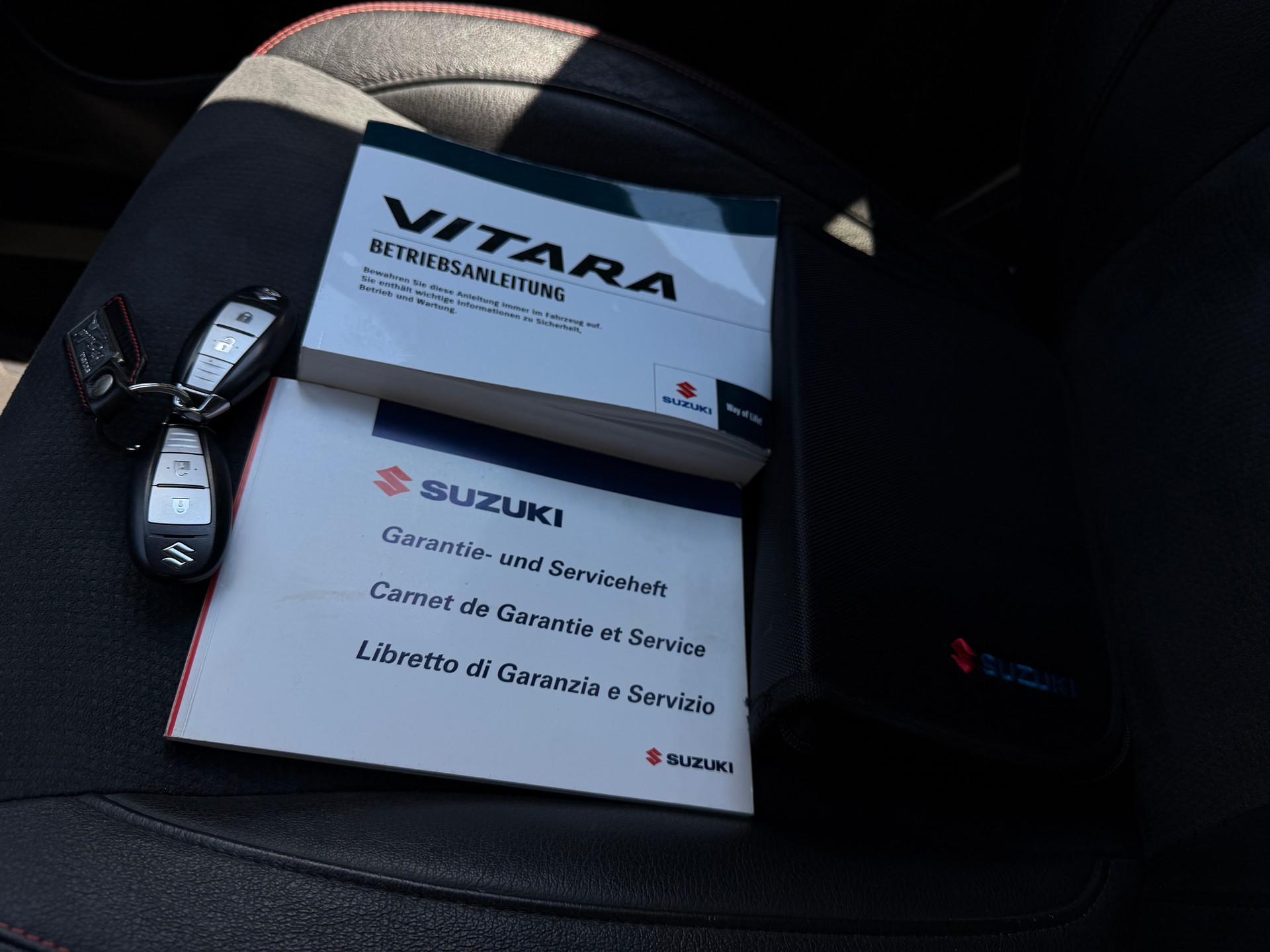 SUZUKI Vitara 1.4 T Piz Sulai Top 4x4-image-12