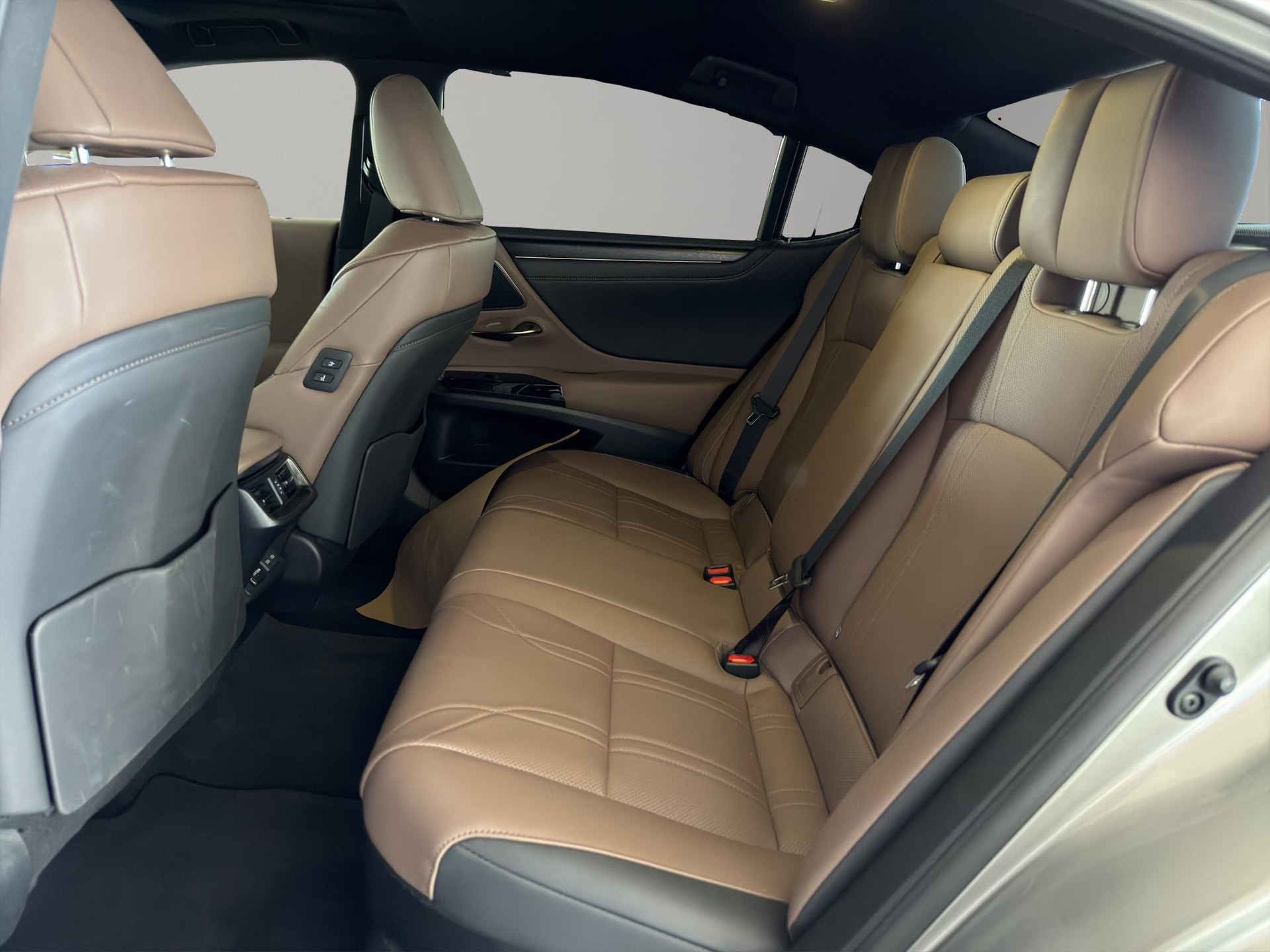 LEXUS ES 300h Excellence-image-5