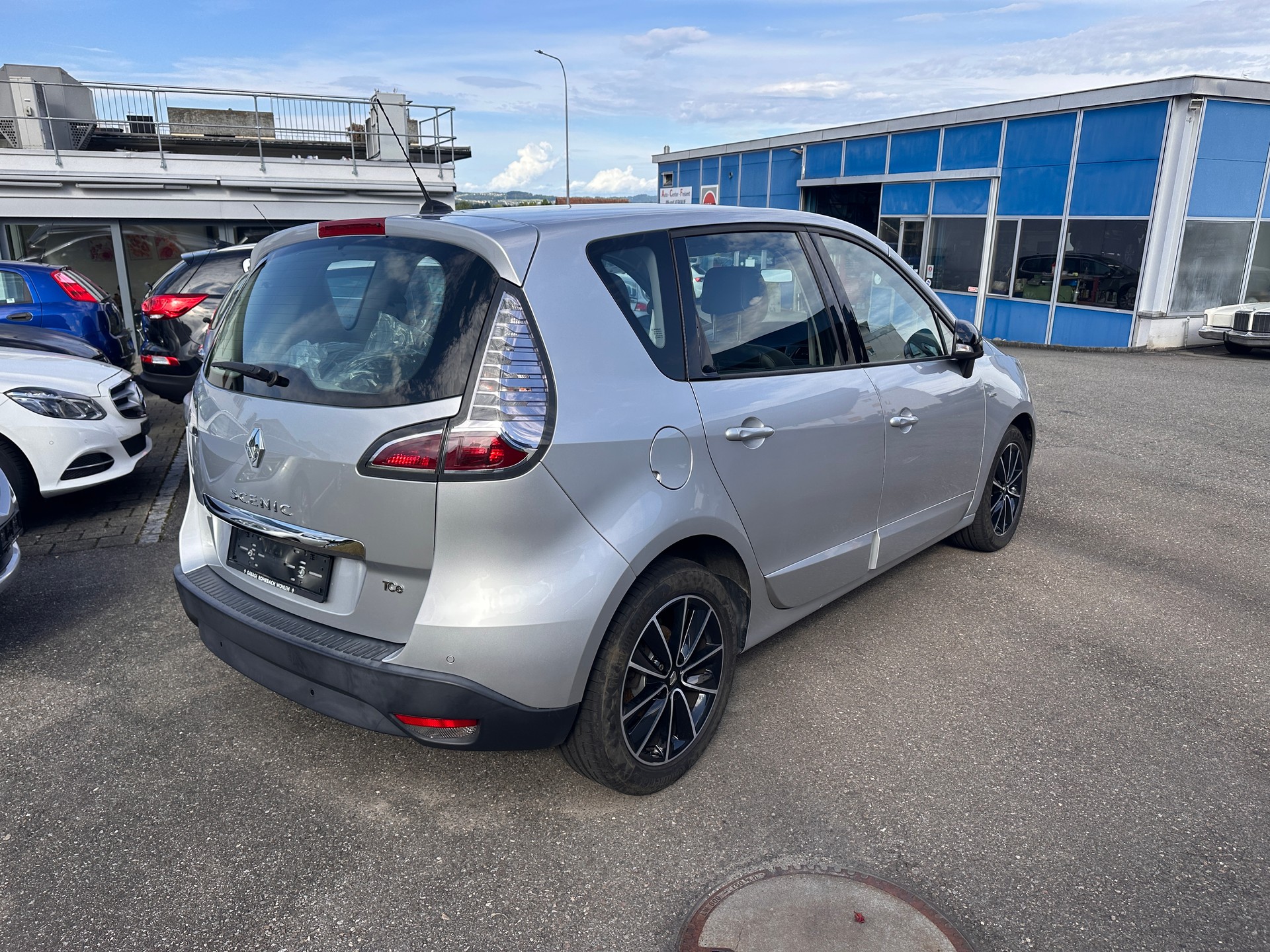 RENAULT Scénic 1.4 16V Turbo Bose-image-1
