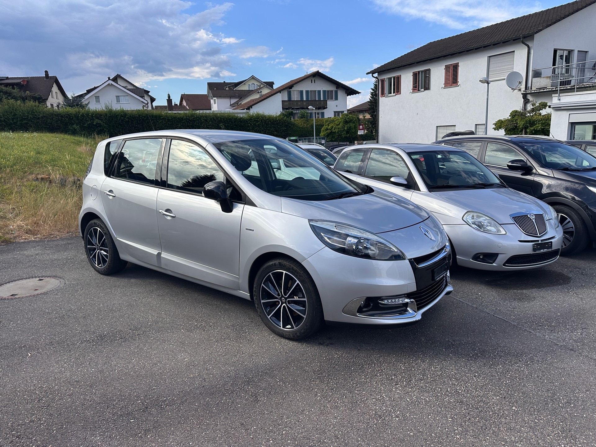 RENAULT Scénic 1.4 16V Turbo Bose-image-0