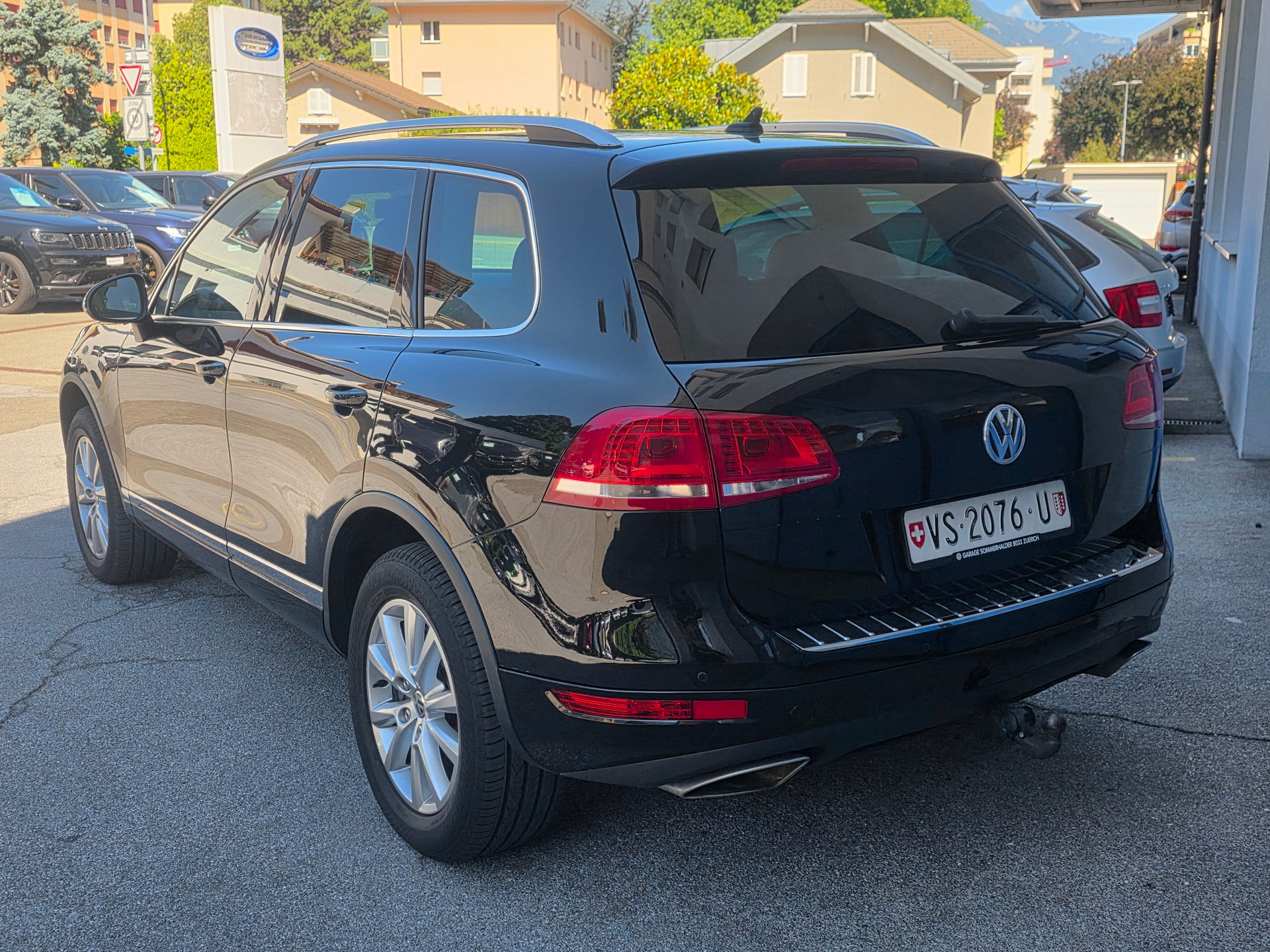 VW Touareg 3.0 TDI BlueMotion Technology Tiptronic-image-2