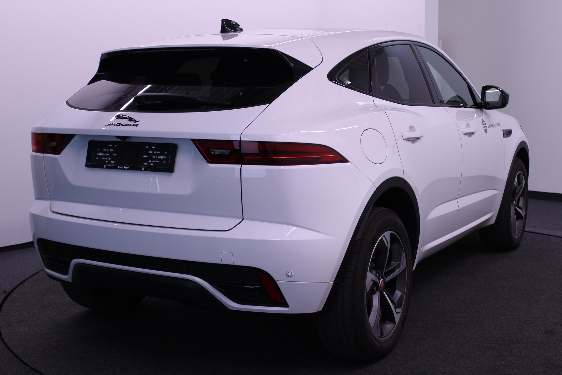 JAGUAR E-Pace 1.5 T 300e R-Dynamic SE AWD "Inkl. Anhänger Kupplung"-image-4