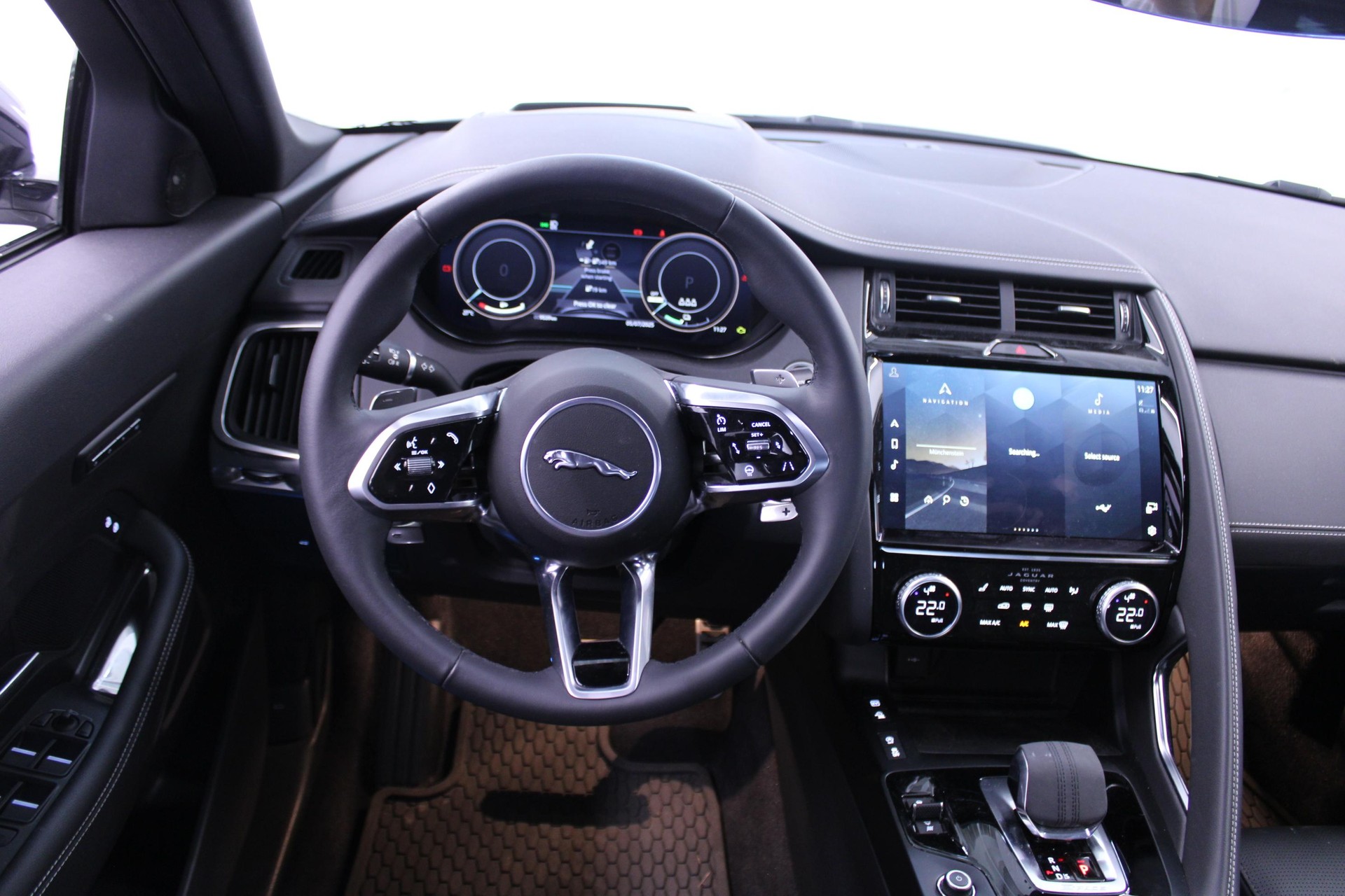 JAGUAR E-Pace 1.5 T 300e R-Dynamic SE AWD "Inkl. Anhänger Kupplung"-image-10