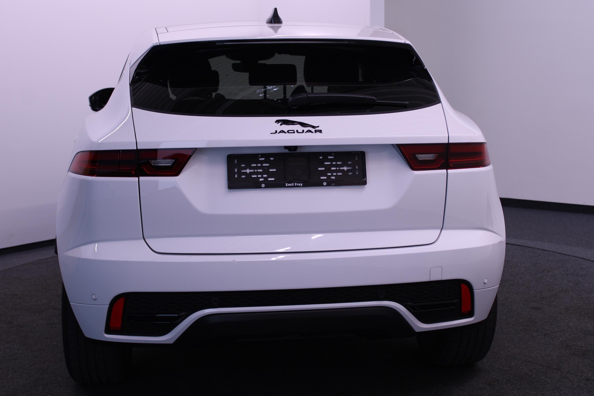 JAGUAR E-Pace 1.5 T 300e R-Dynamic SE AWD "Inkl. Anhänger Kupplung"-image-5