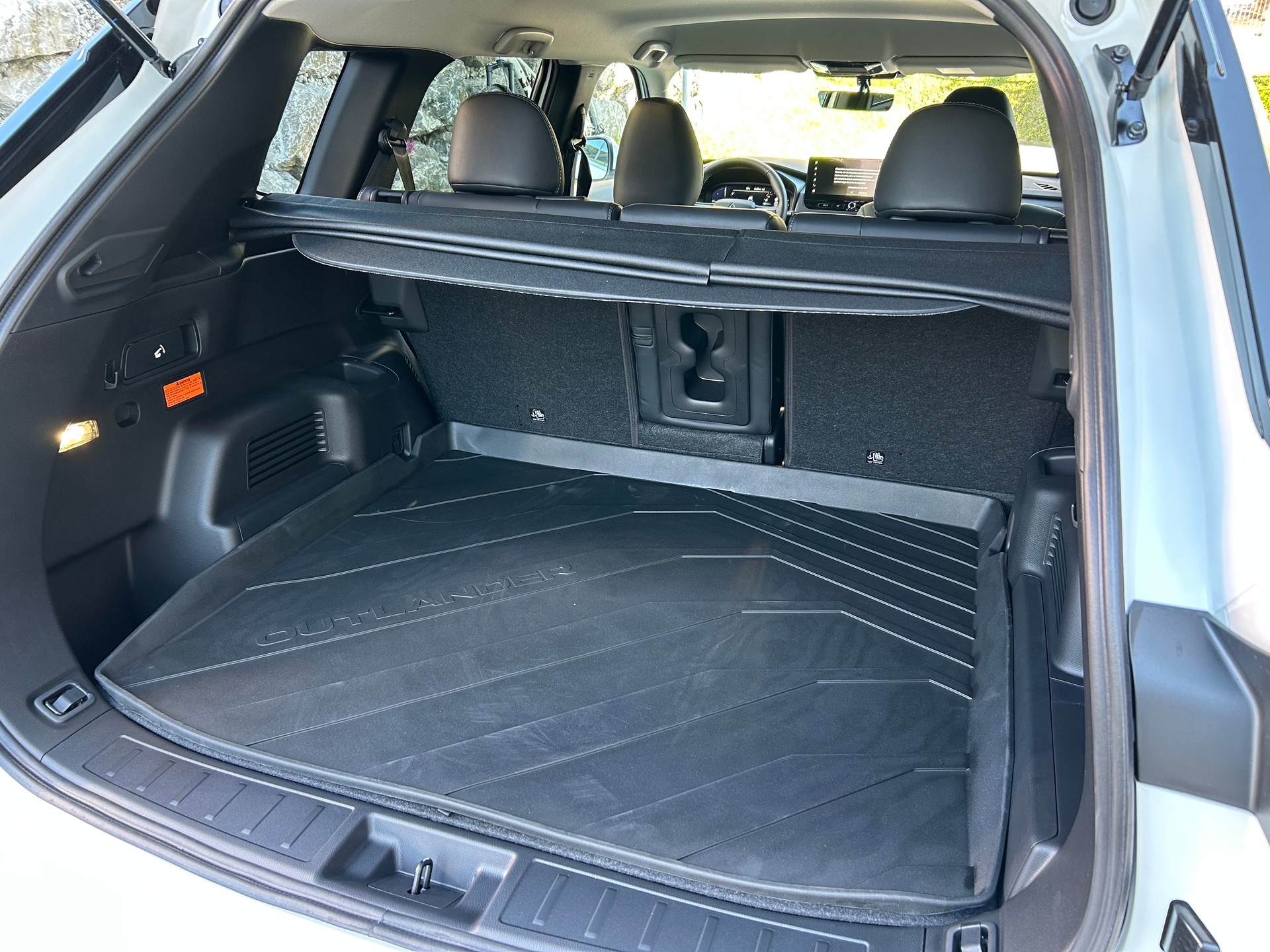 MITSUBISHI Outlander 2.4 PHEV Invite 4WD Automatic-image-15