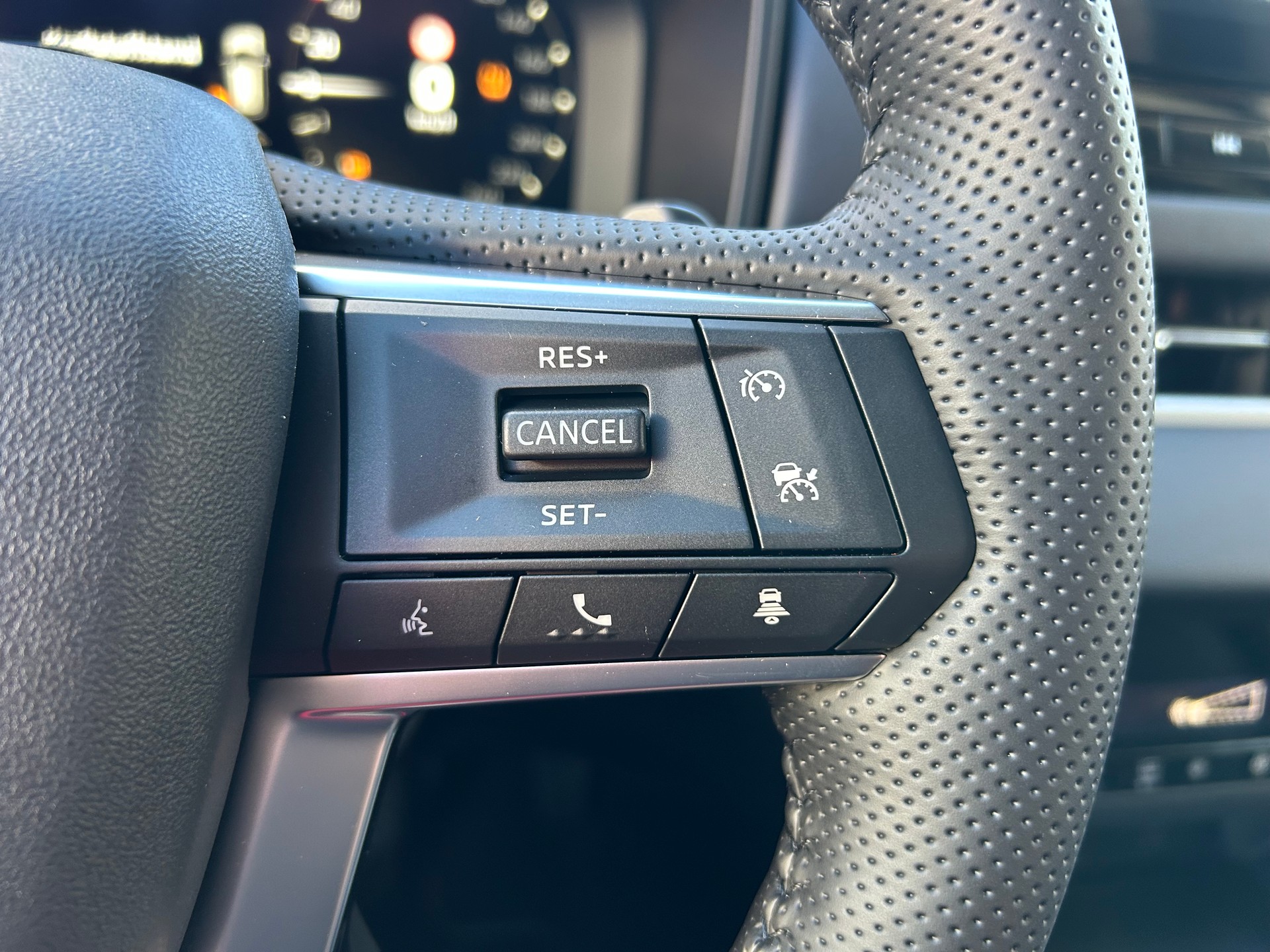 MITSUBISHI Outlander 2.4 PHEV Invite 4WD Automatic-image-7