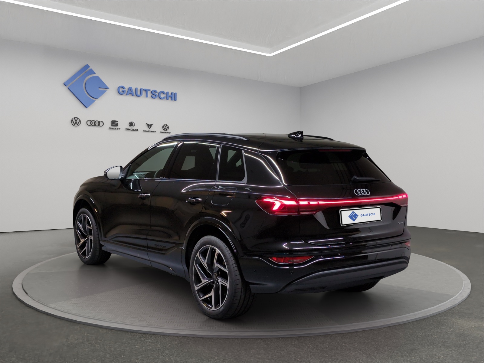 AUDI Q6 e-tron quattro-image-2