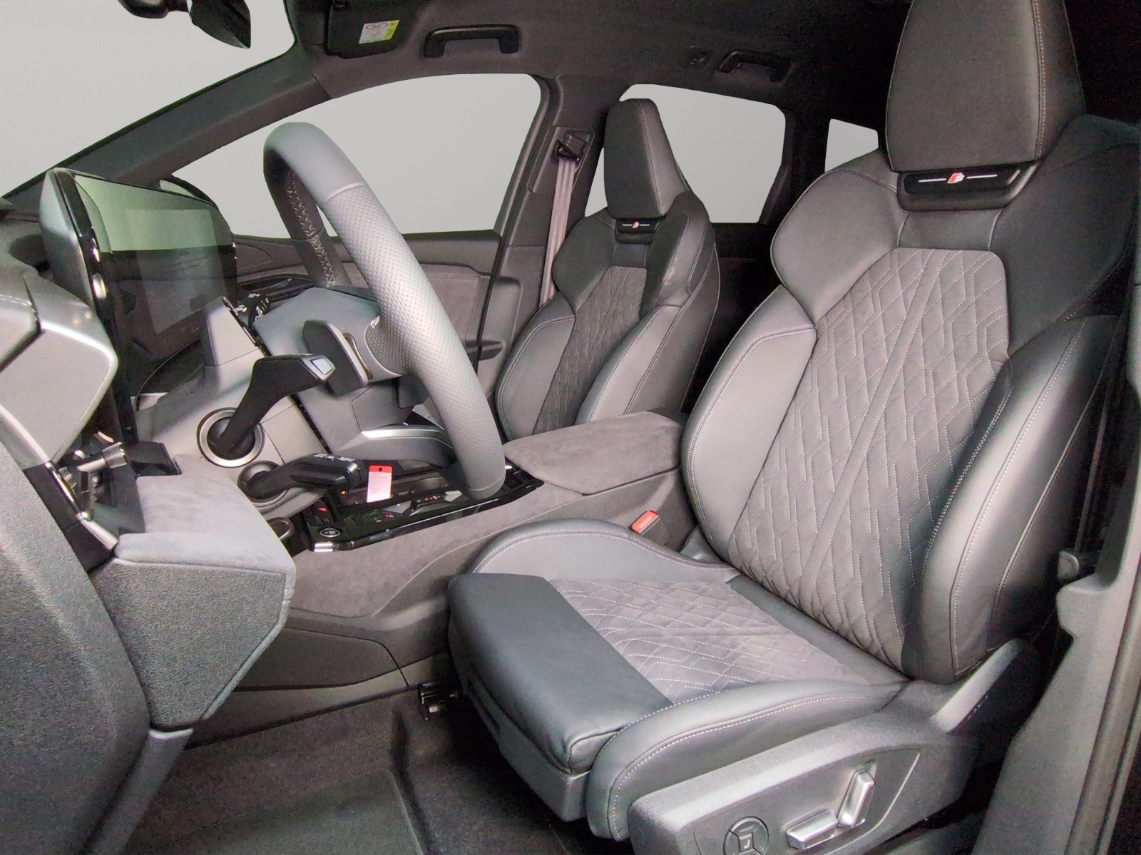 AUDI Q6 e-tron quattro-image-5