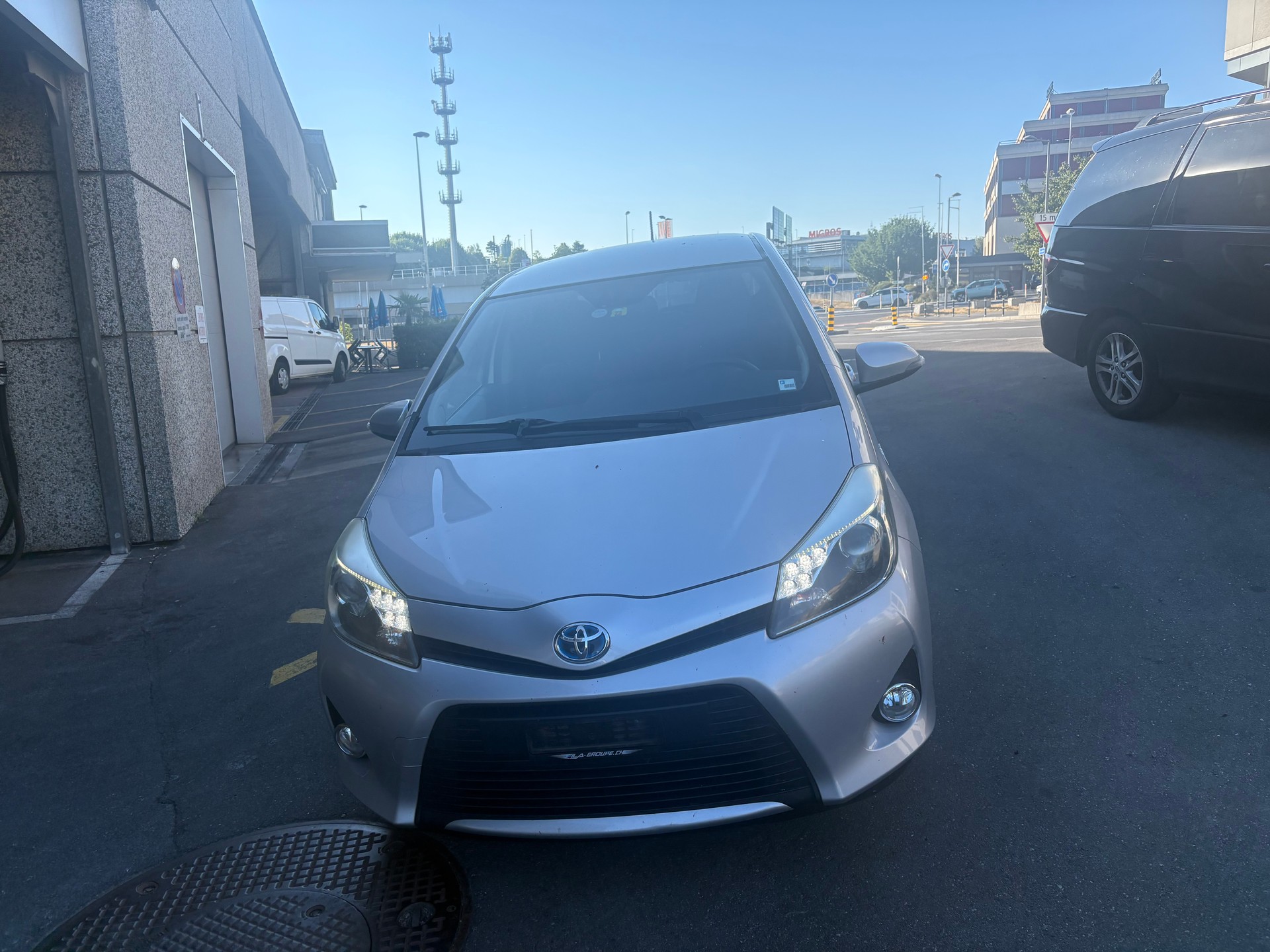 TOYOTA Yaris 1.5 VVT-i Hybrid Sol CVT-image-1