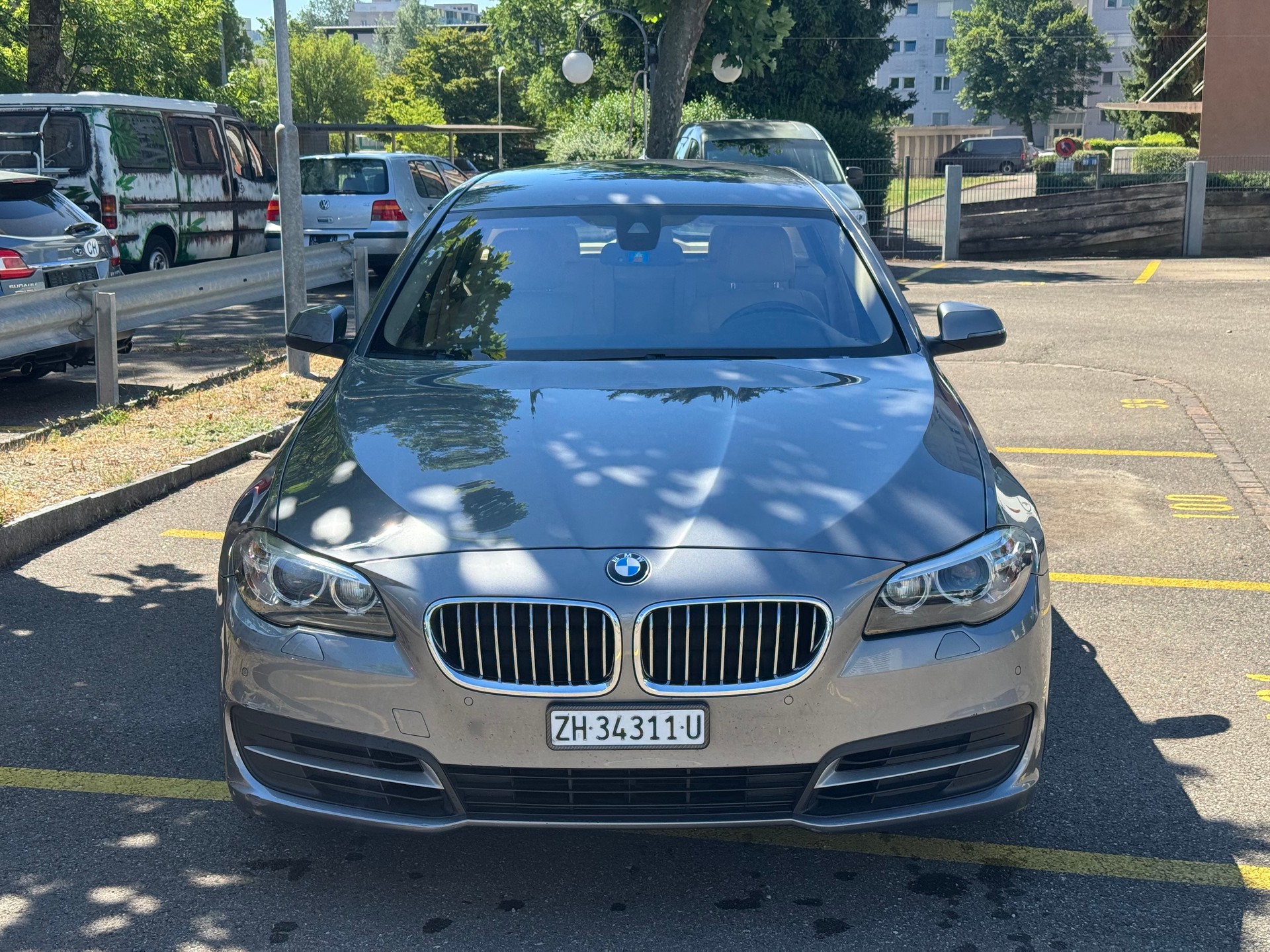 BMW 520d Touring Luxury Line Steptronic-image-1