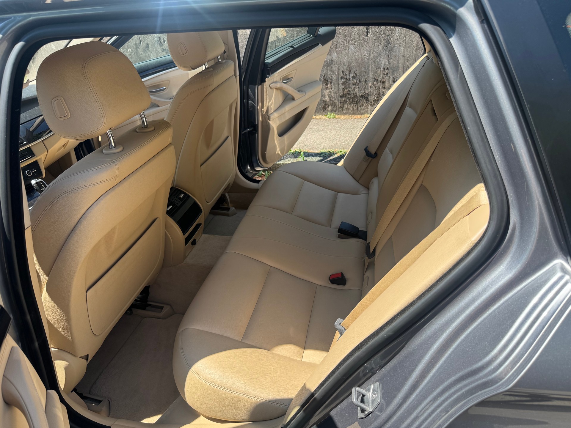 BMW 520d Touring Luxury Line Steptronic-image-7