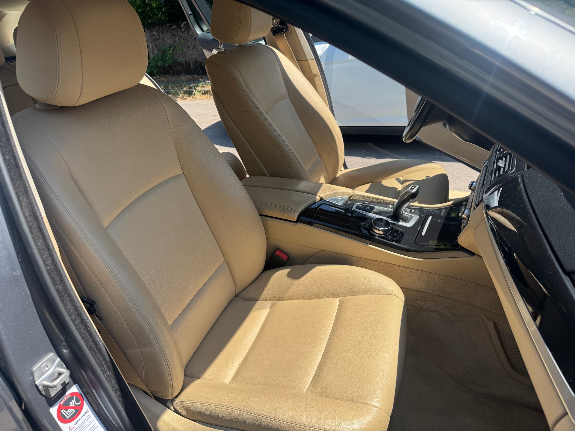 BMW 520d Touring Luxury Line Steptronic-image-6
