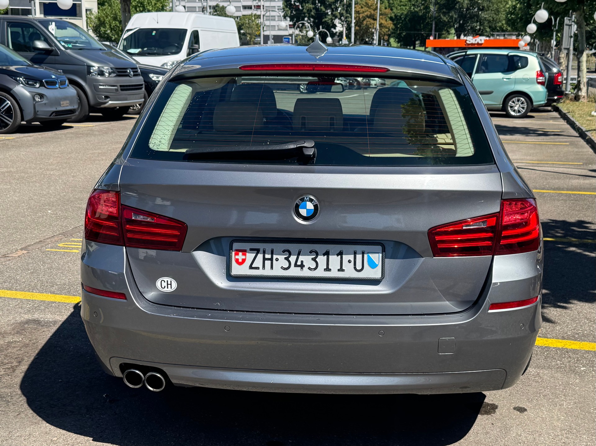 BMW 520d Touring Luxury Line Steptronic-image-3