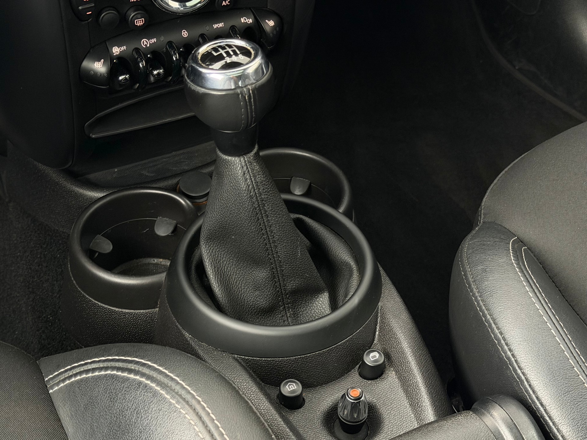 MINI Paceman Cooper SD ALL4 **Frisch ab MFK & Service**-image-29