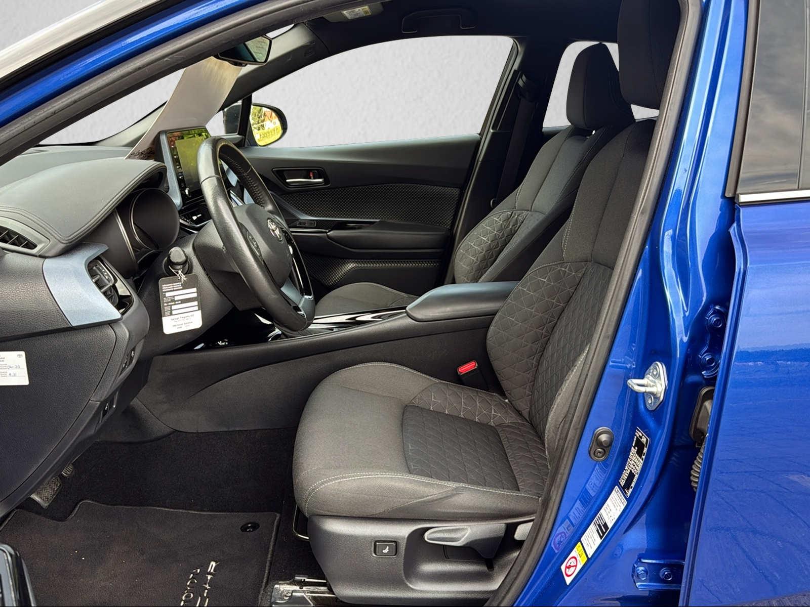 TOYOTA C-HR 2.0 VVTi HSD Trend-image-6