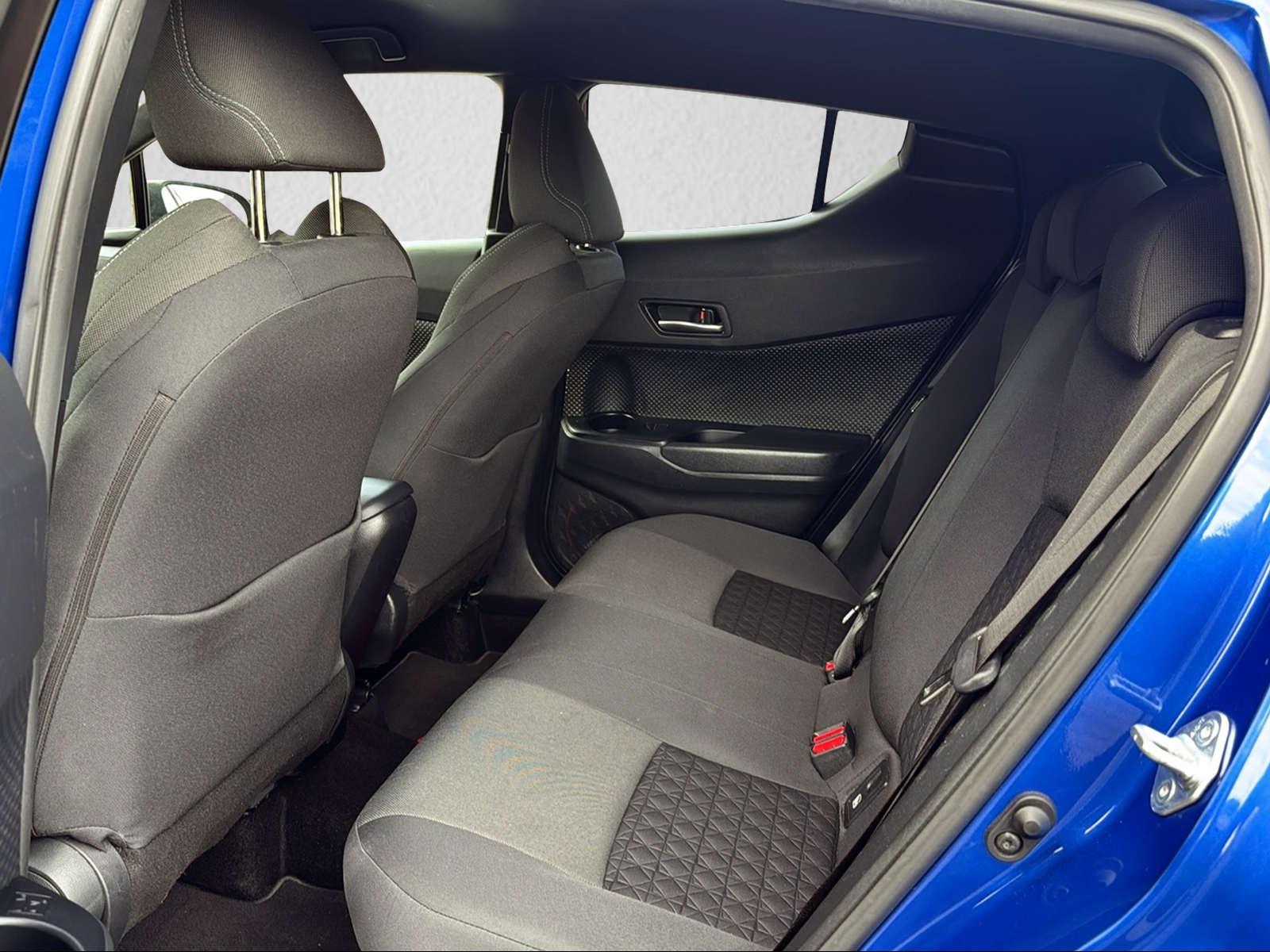TOYOTA C-HR 2.0 VVTi HSD Trend-image-5