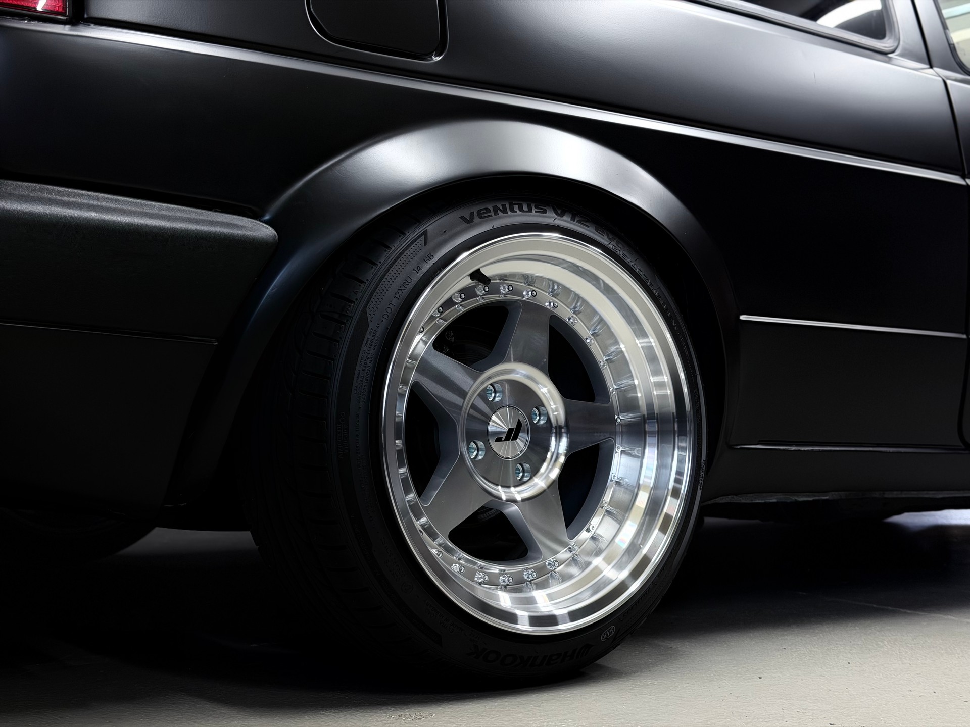 VW Golf 1800 GTI G60-image-5