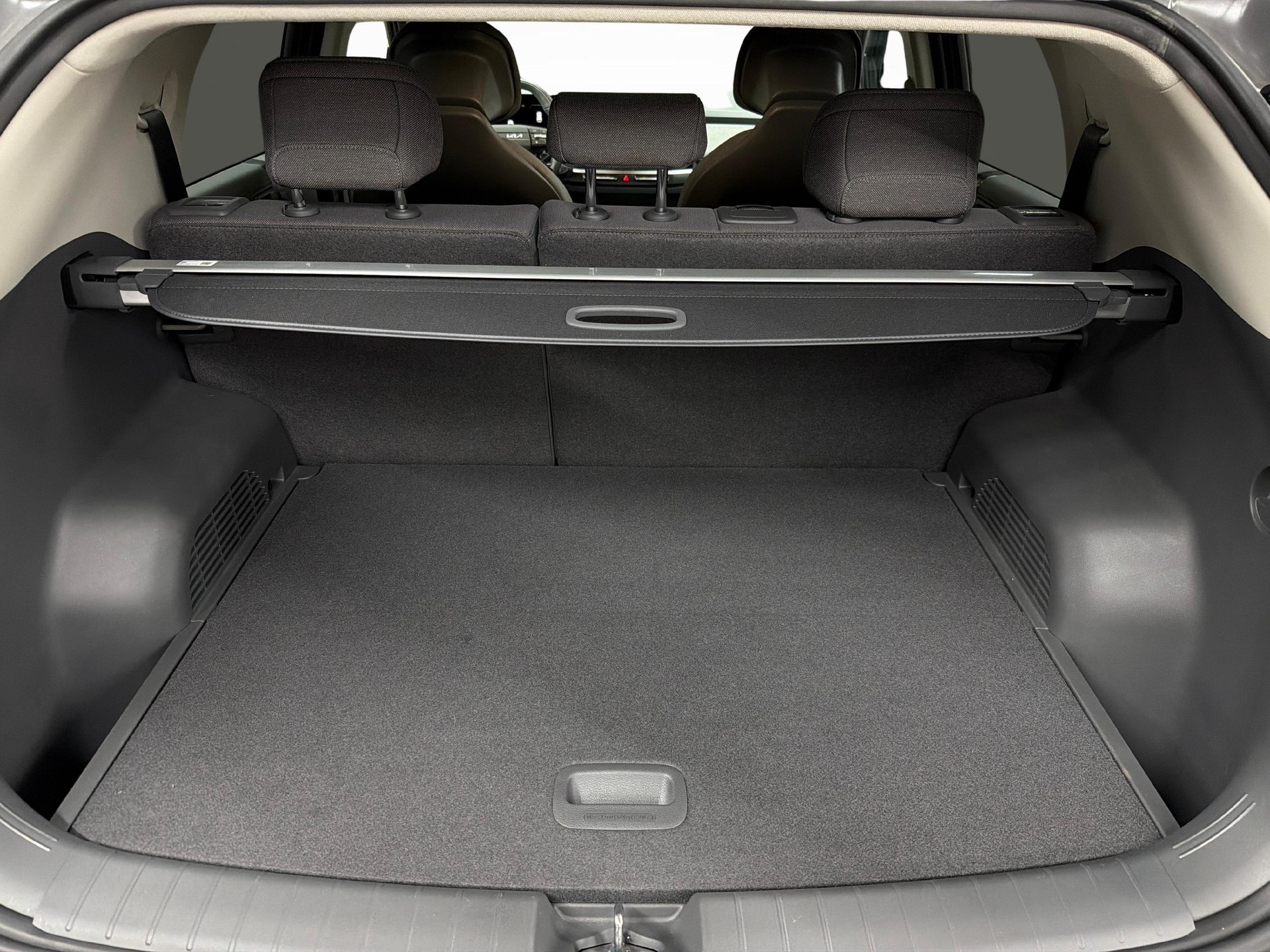 KIA EV3 81 kWh Earth-image-12