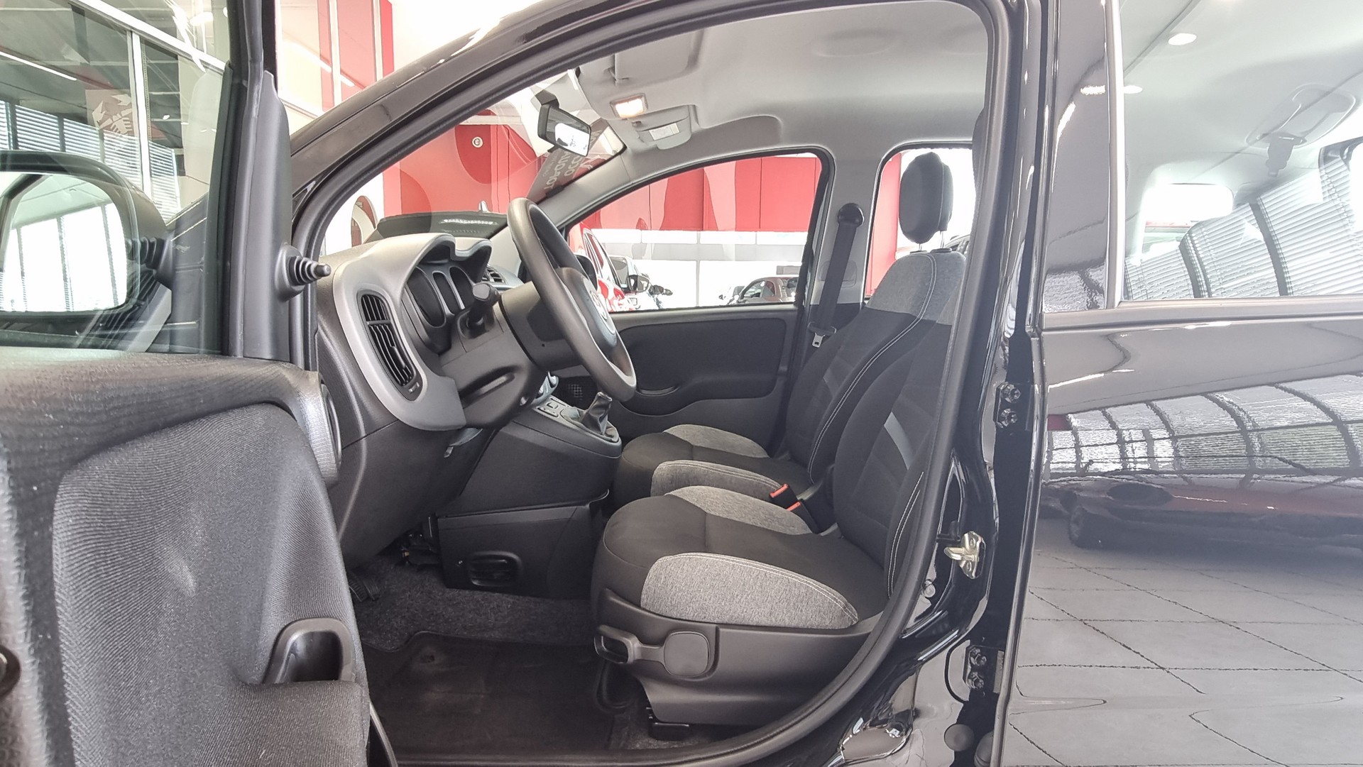 FIAT Panda 1.0 Hybrid Cross-image-9