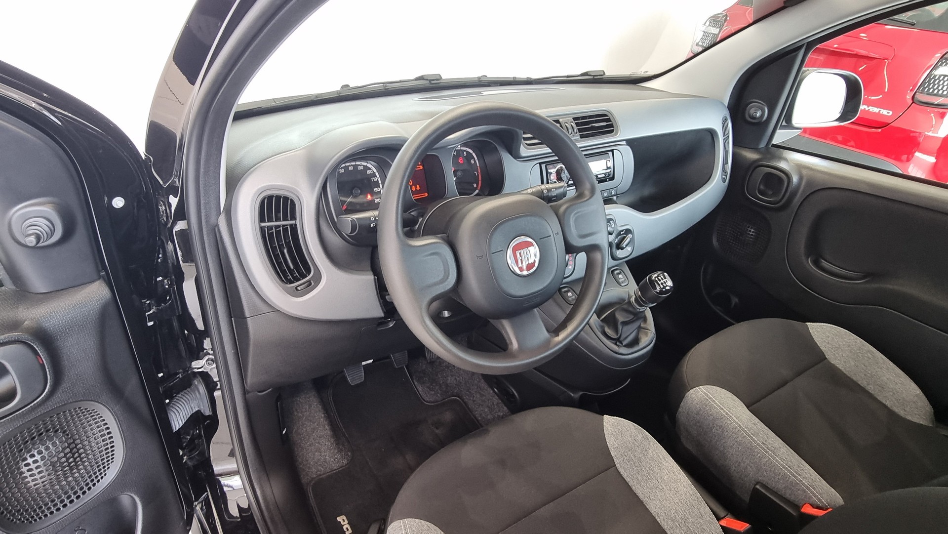 FIAT Panda 1.0 Hybrid Cross-image-10