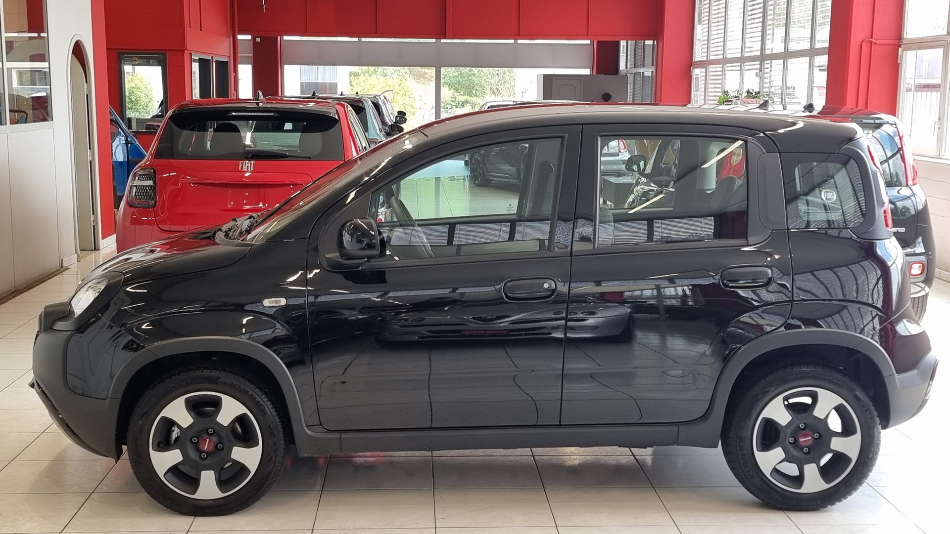 FIAT Panda 1.0 Hybrid Cross-image-2