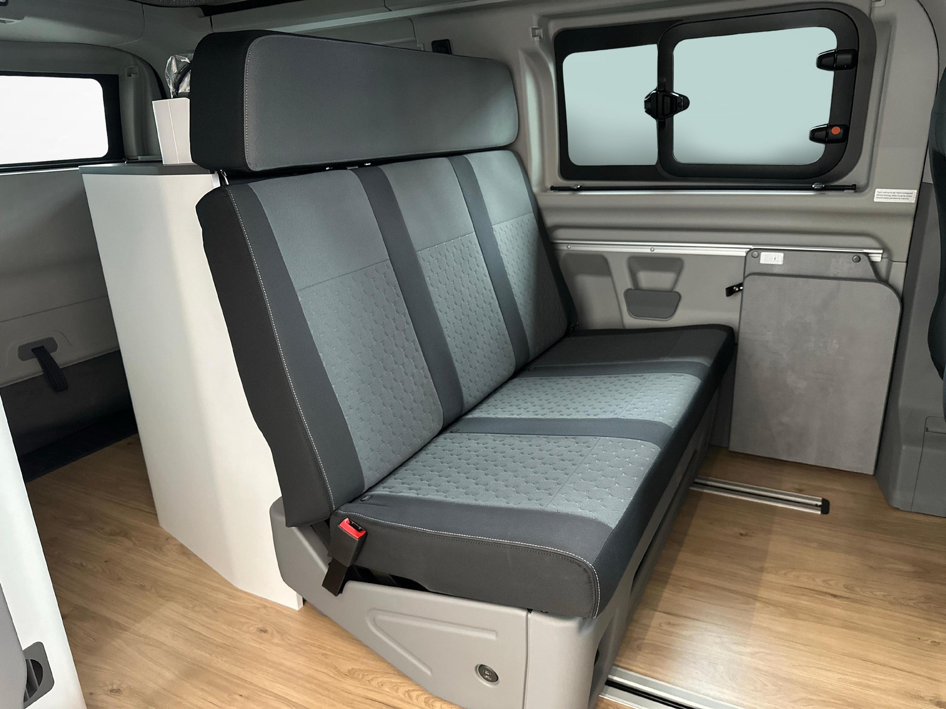 FORD Transit C Nugget 320 L1 2.0 EcoBlue 170 Titanium-image-10