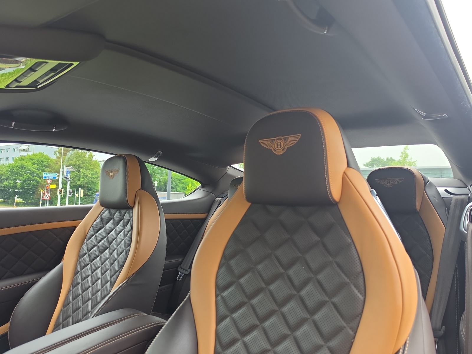 BENTLEY Continental GT Speed W12- Sondermodell " 66 Years Bentley Zurich"-image-12