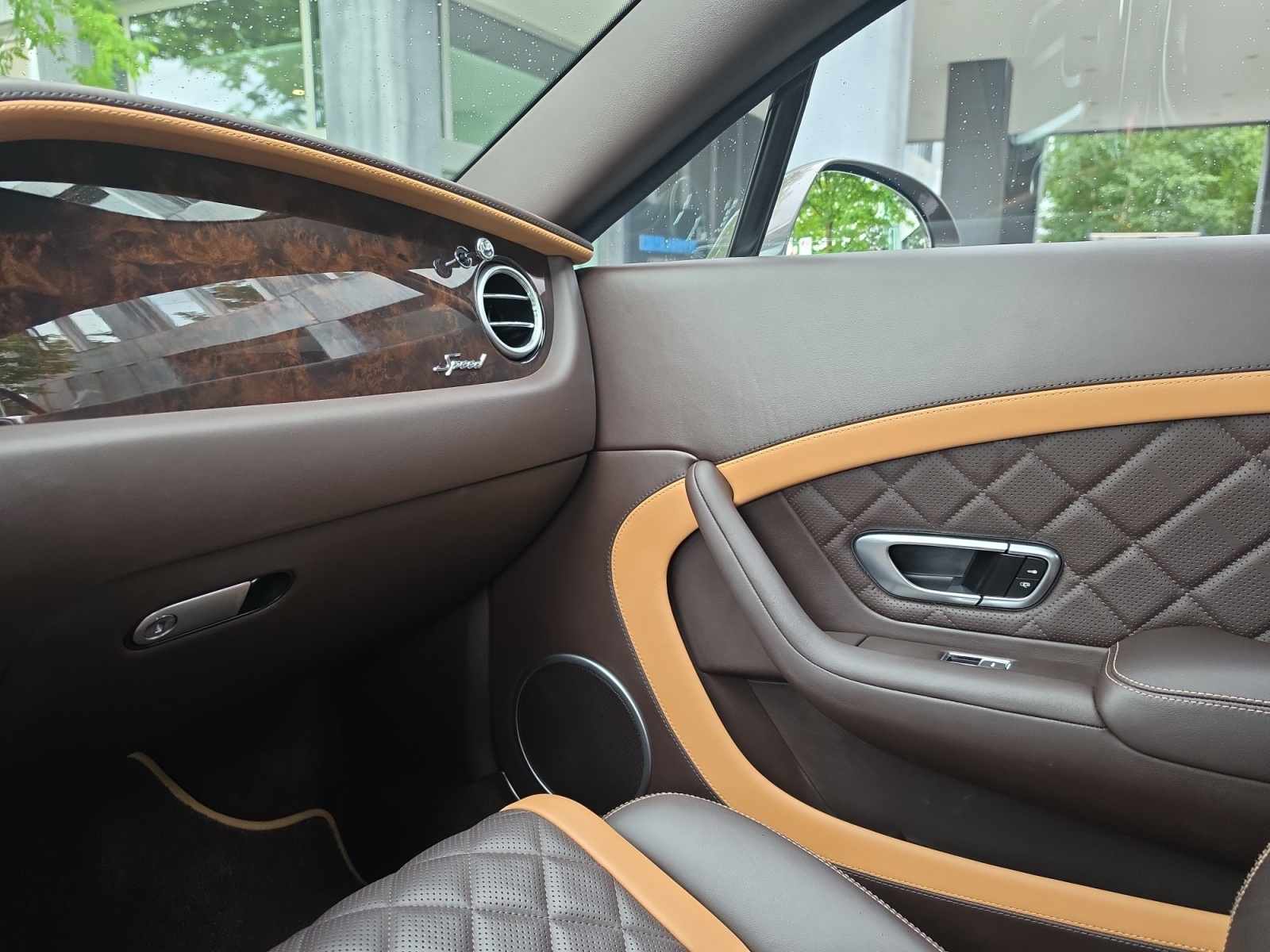 BENTLEY Continental GT Speed W12- Sondermodell " 66 Years Bentley Zurich"-image-17