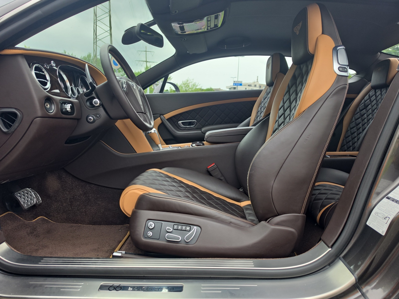 BENTLEY Continental GT Speed W12- Sondermodell " 66 Years Bentley Zurich"-image-3