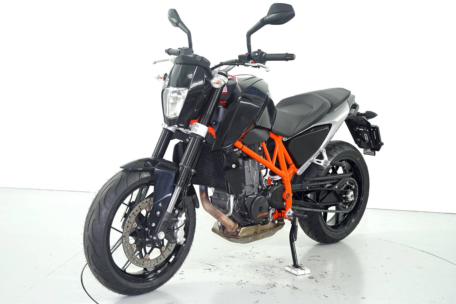 KTM Duke 690 ABS-showroom-element-2