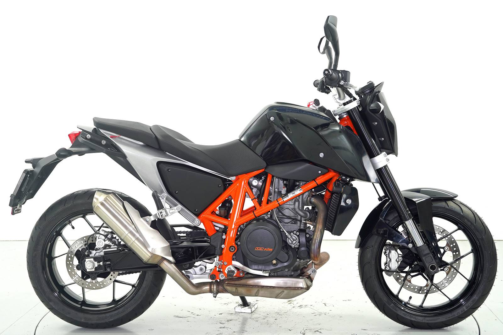 KTM Duke 690 ABS-showroom-element-3