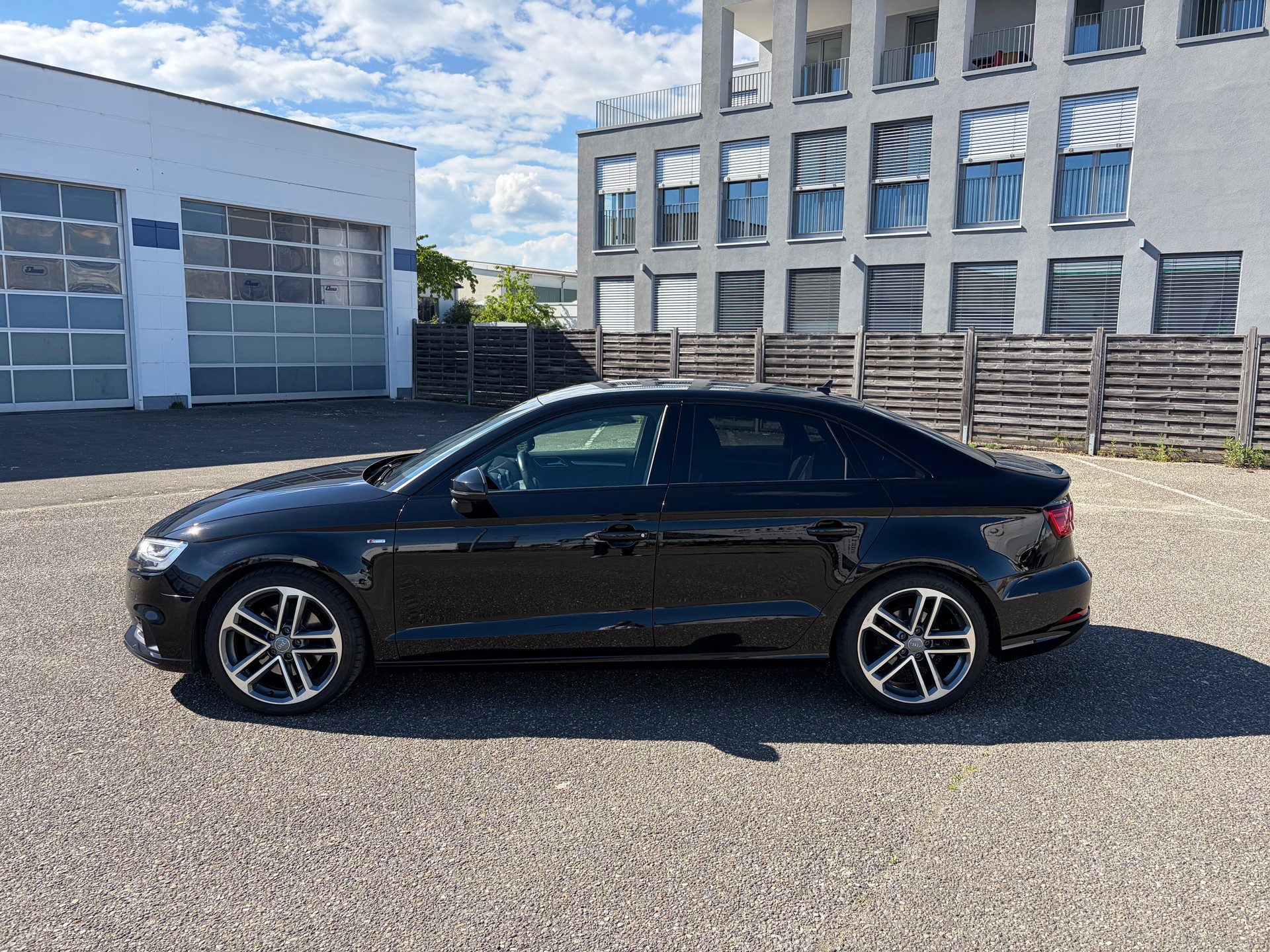 AUDI 2.0 40 TDI Sport qu. S-Tronic-image-1
