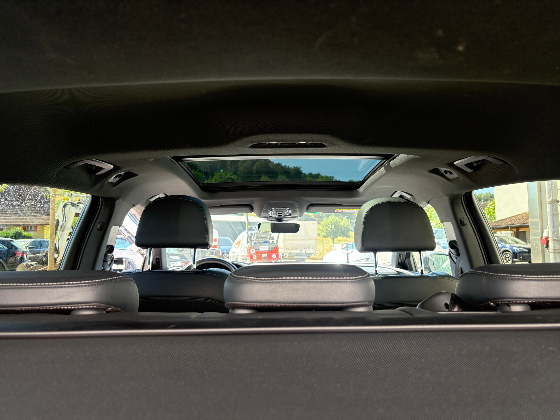 AUDI e-tron 55 S Line quattro-image-15