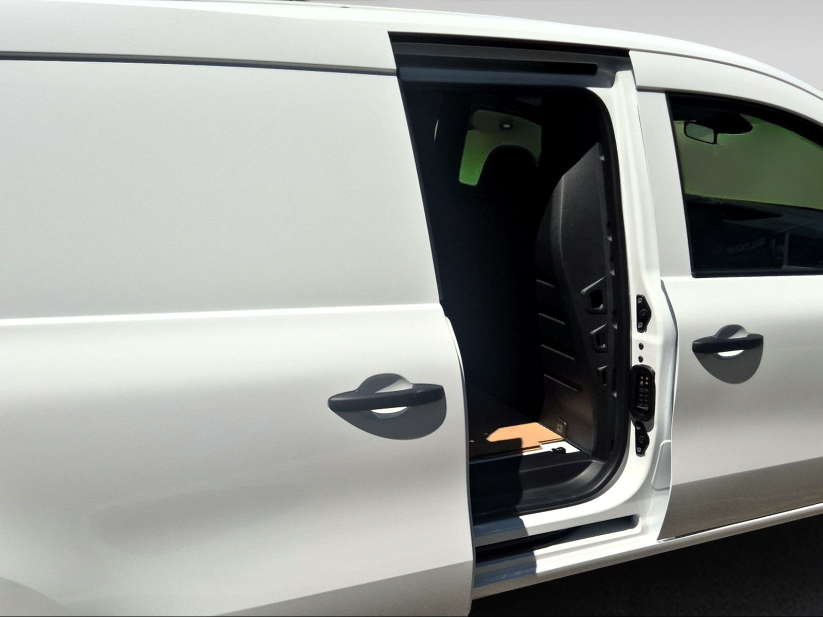 RENAULT Kangoo Van 1.3 TCe 130 Extra-image-9