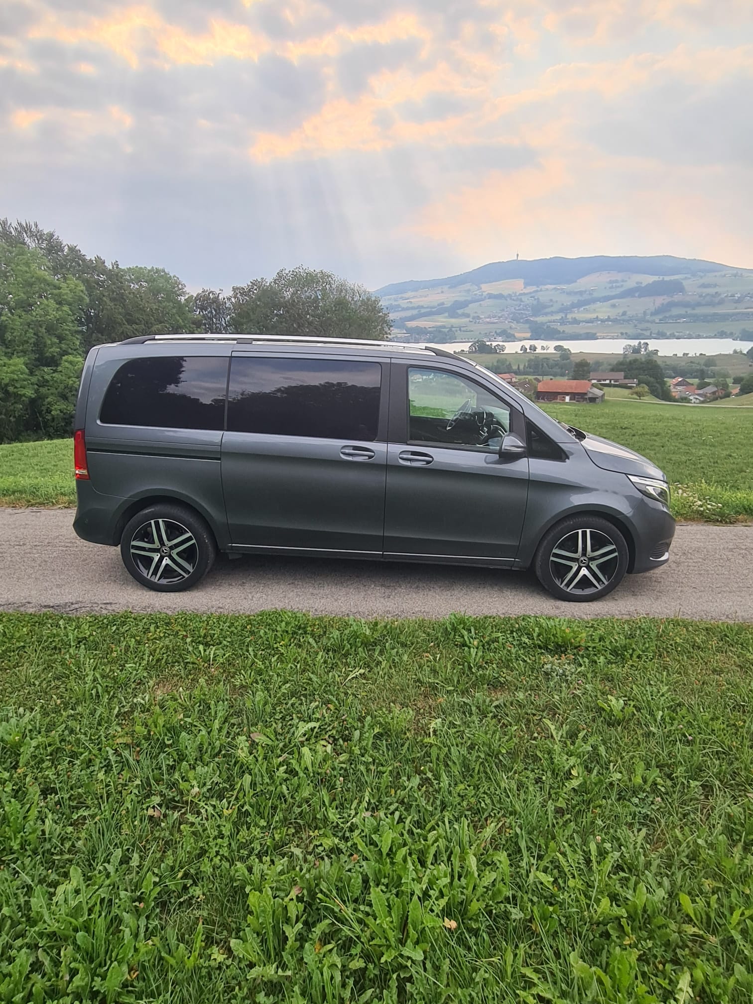 MERCEDES-BENZ V 250 d Trend compact 4matic-image-1