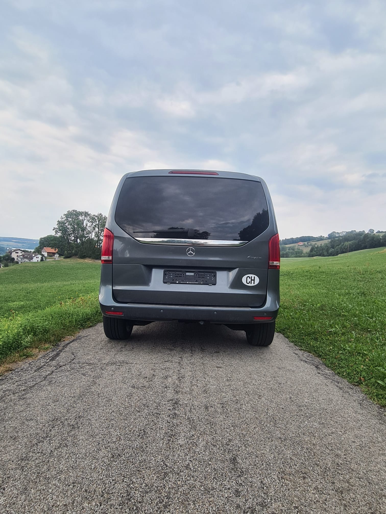 MERCEDES-BENZ V 250 d Trend compact 4matic-image-2