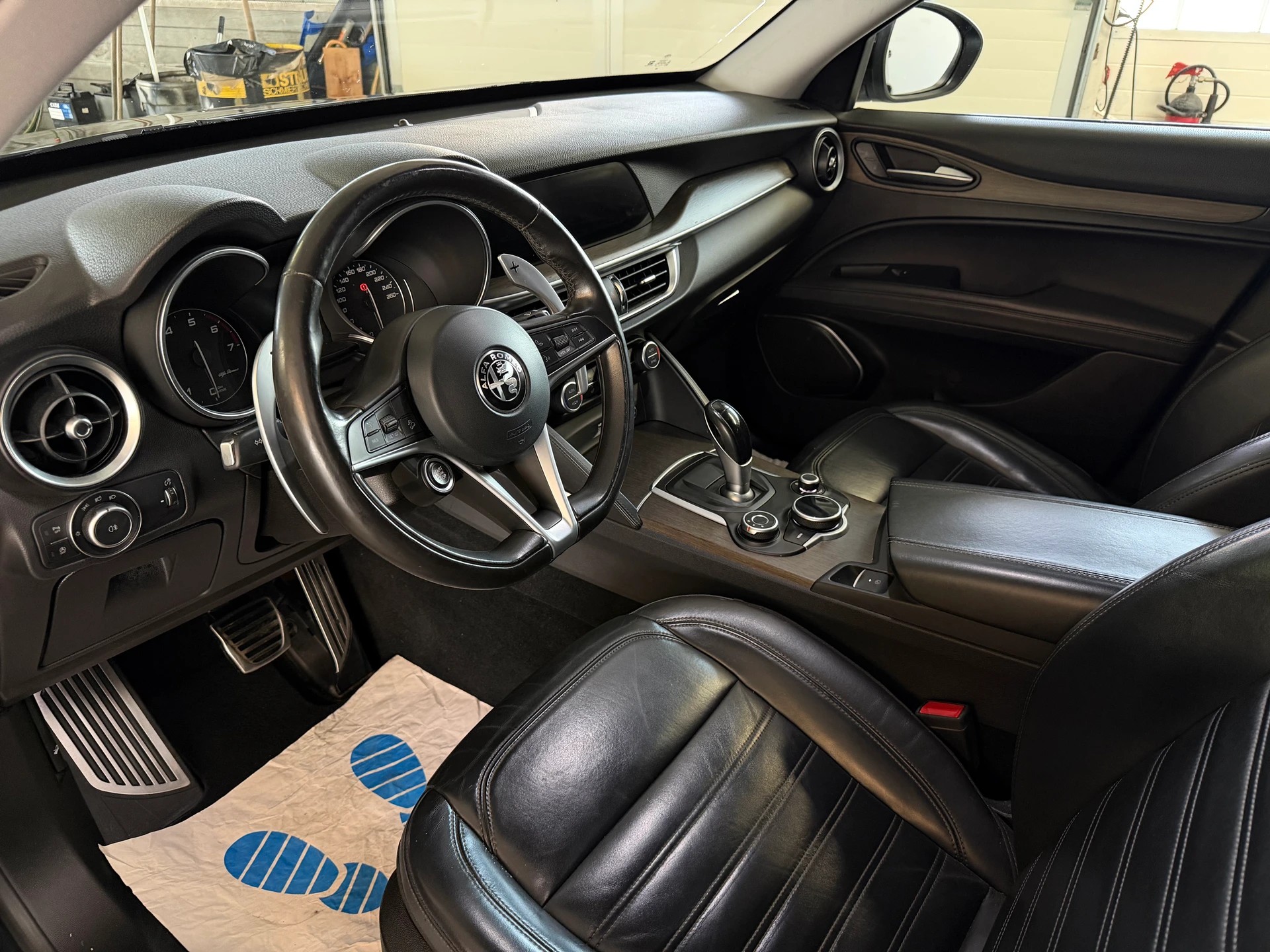 ALFA ROMEO Stelvio 2.0 First Edition Q4 Automatic | CH-Auto | Navi | Leder-image-7