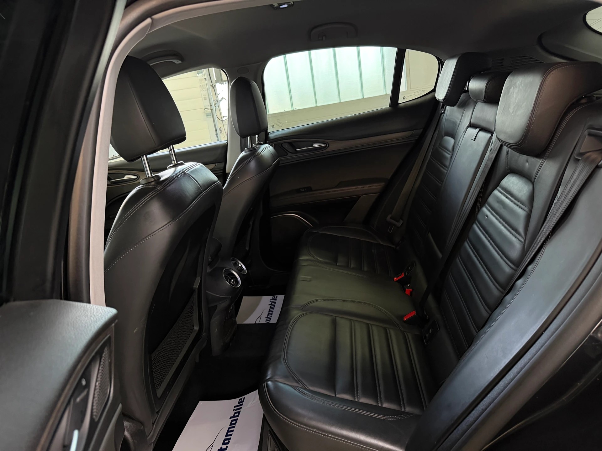 ALFA ROMEO Stelvio 2.0 First Edition Q4 Automatic | CH-Auto | Navi | Leder-image-10