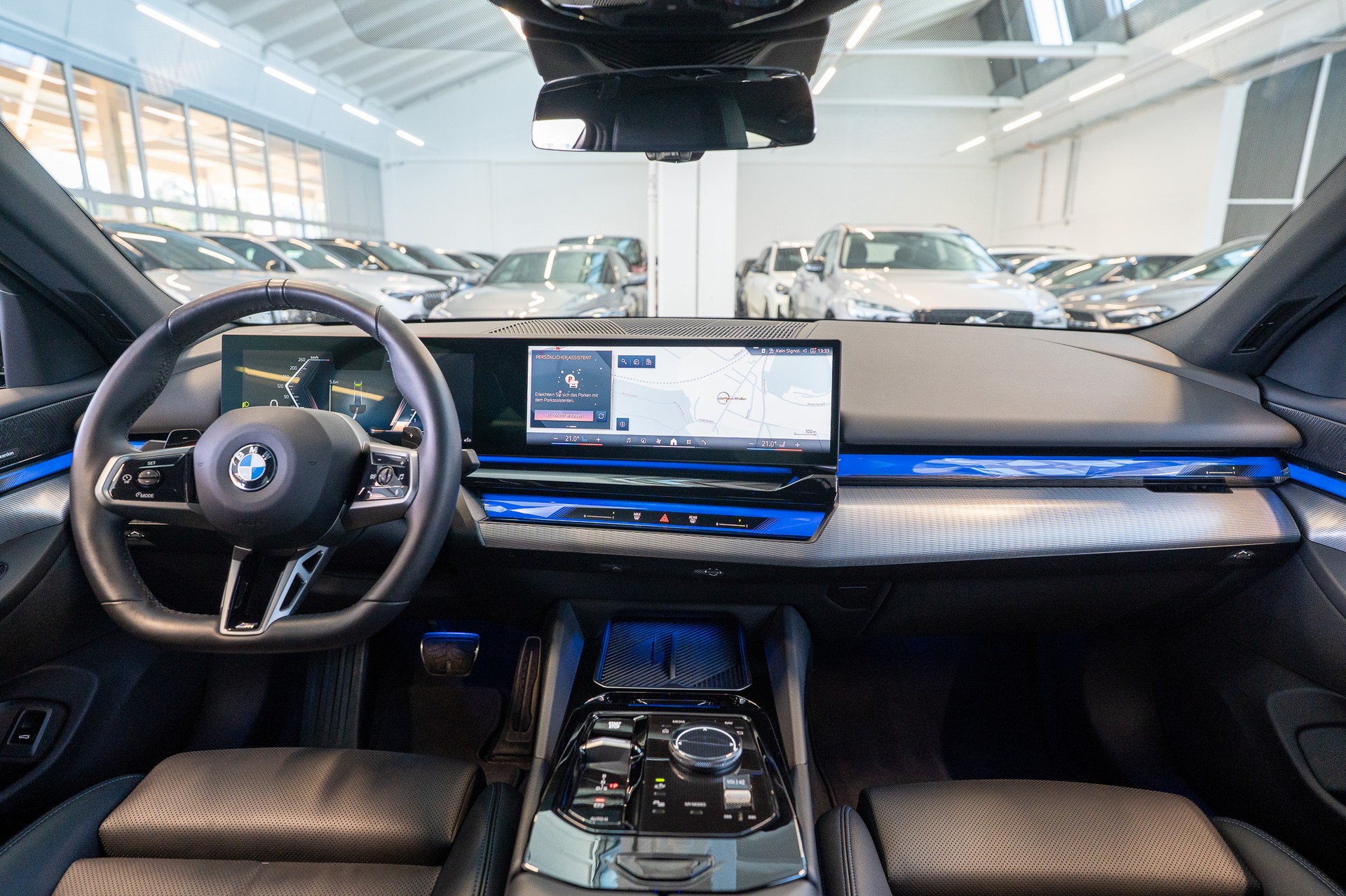BMW 520i M Sport / Iconic Glow / 4-Zonen Klima / Harman Kardon / Sitzheizung & Lüftung-image-18
