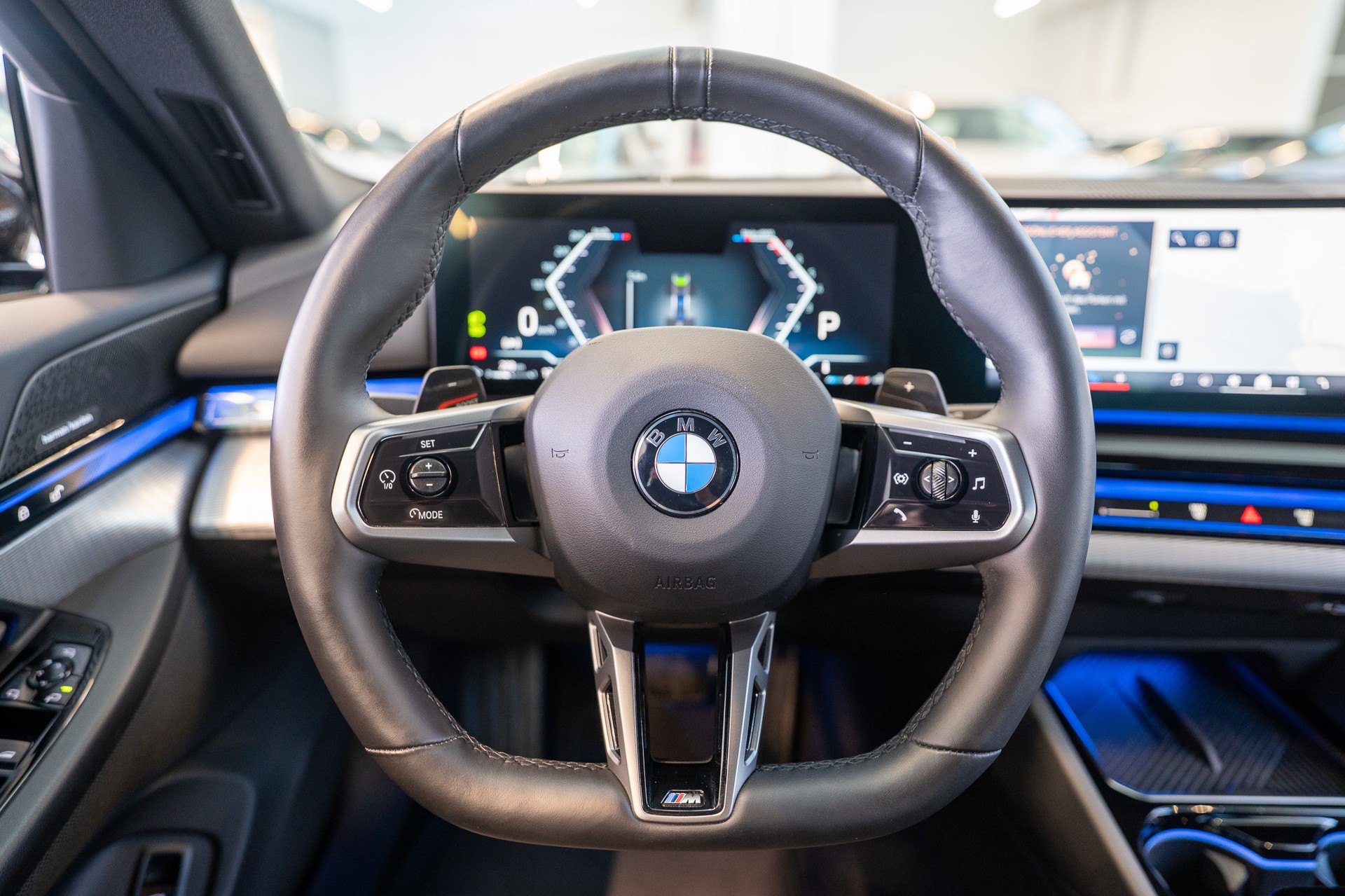 BMW 520i M Sport / Iconic Glow / 4-Zonen Klima / Harman Kardon / Sitzheizung & Lüftung-image-19